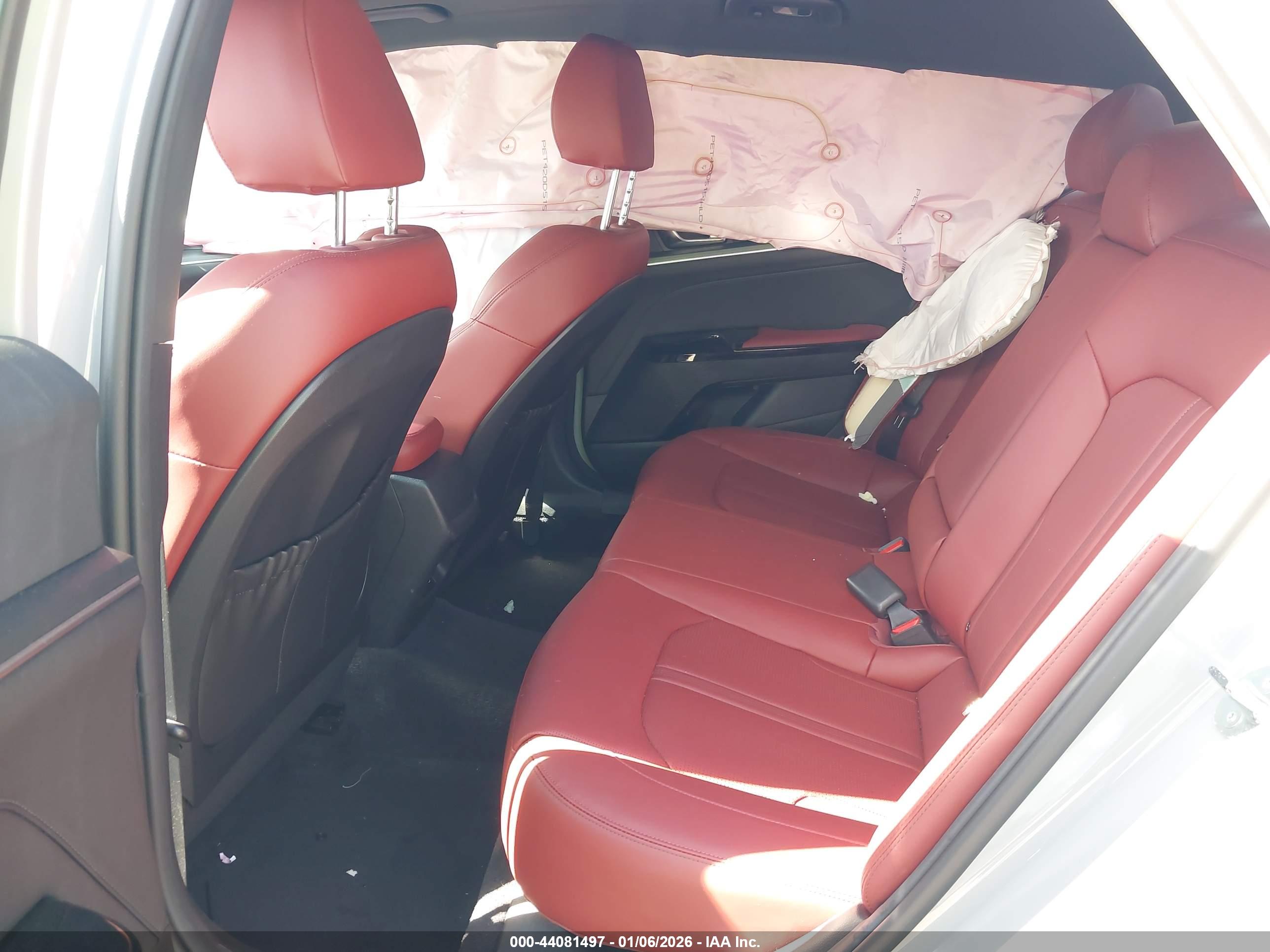 KIA K5 image 8