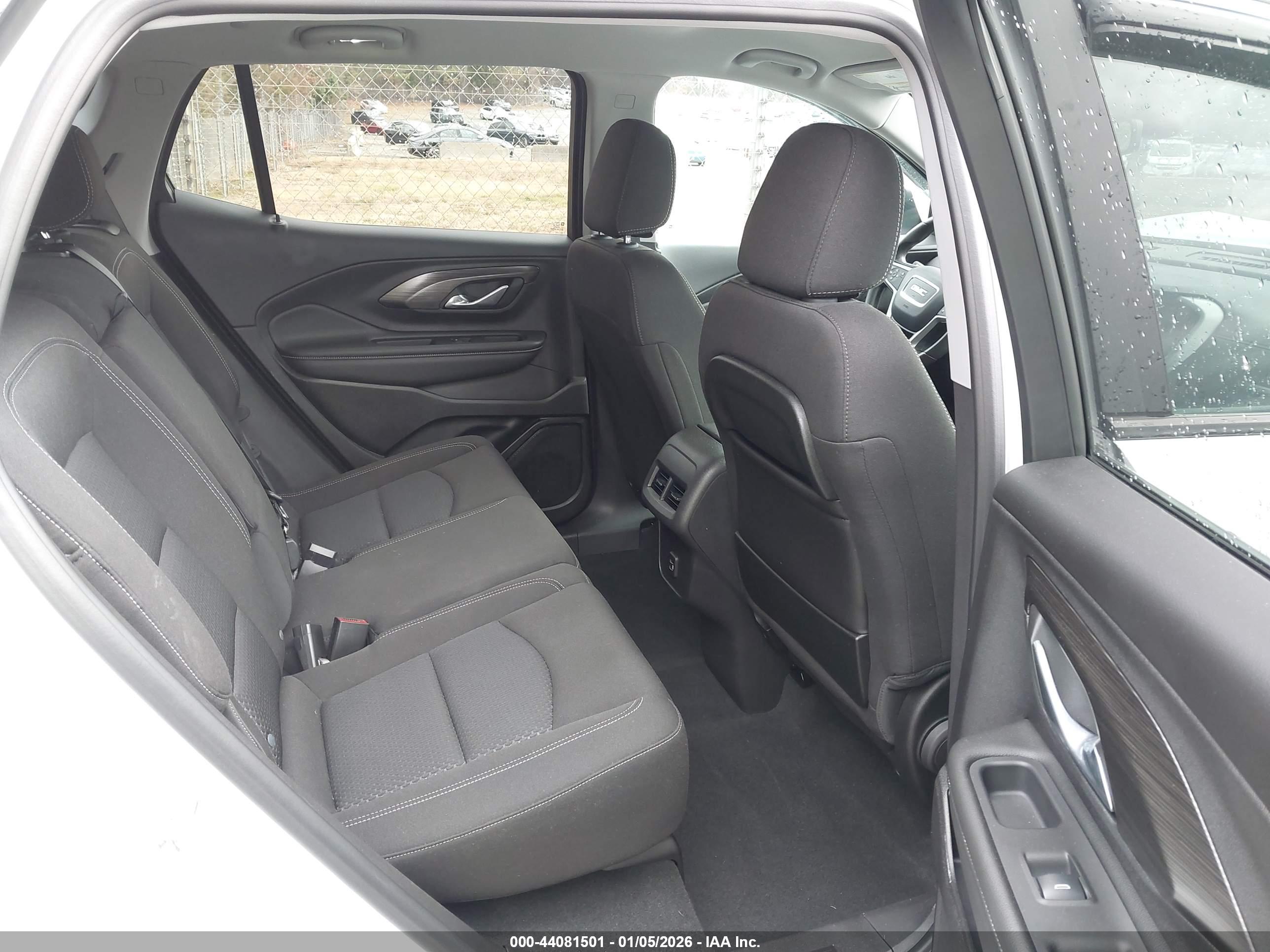 GMC TERRAIN image 8
