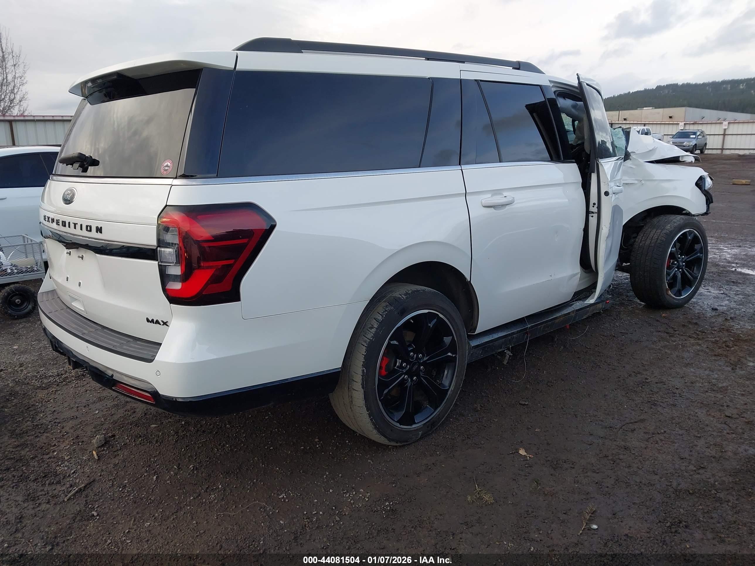 FORD EXPEDITION image 4