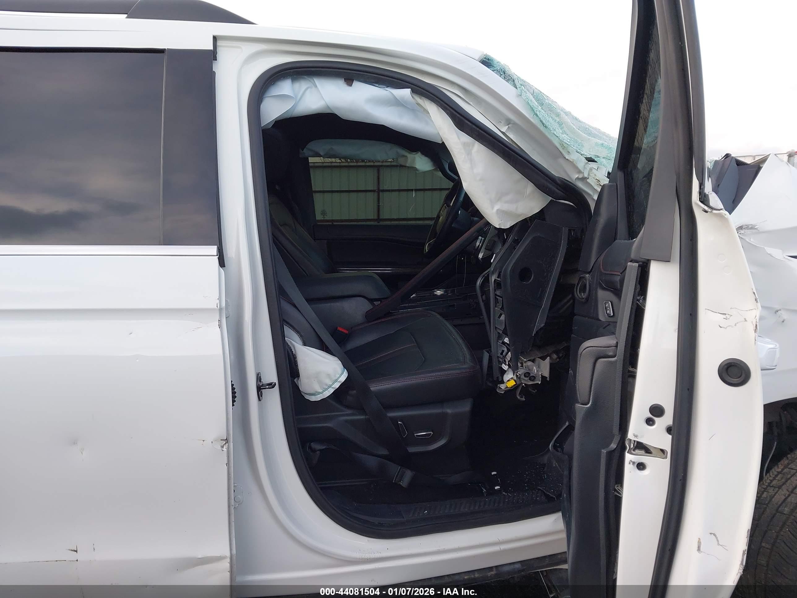 FORD EXPEDITION image 5