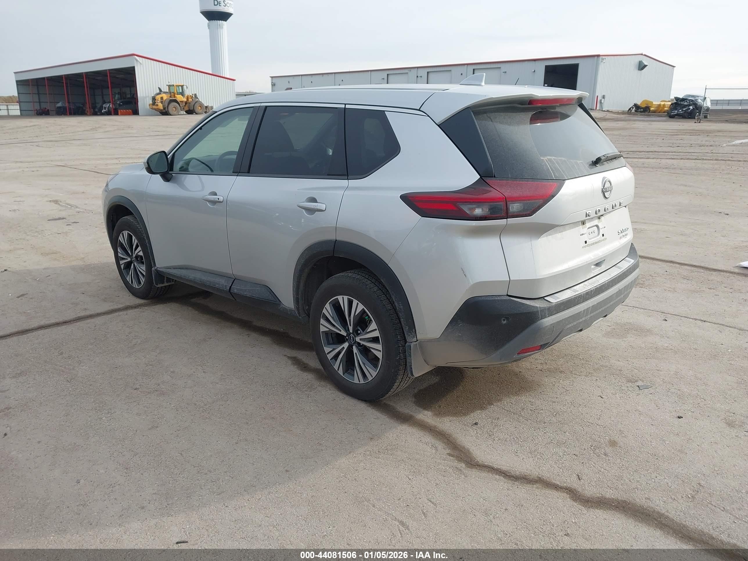 NISSAN ROGUE image 3