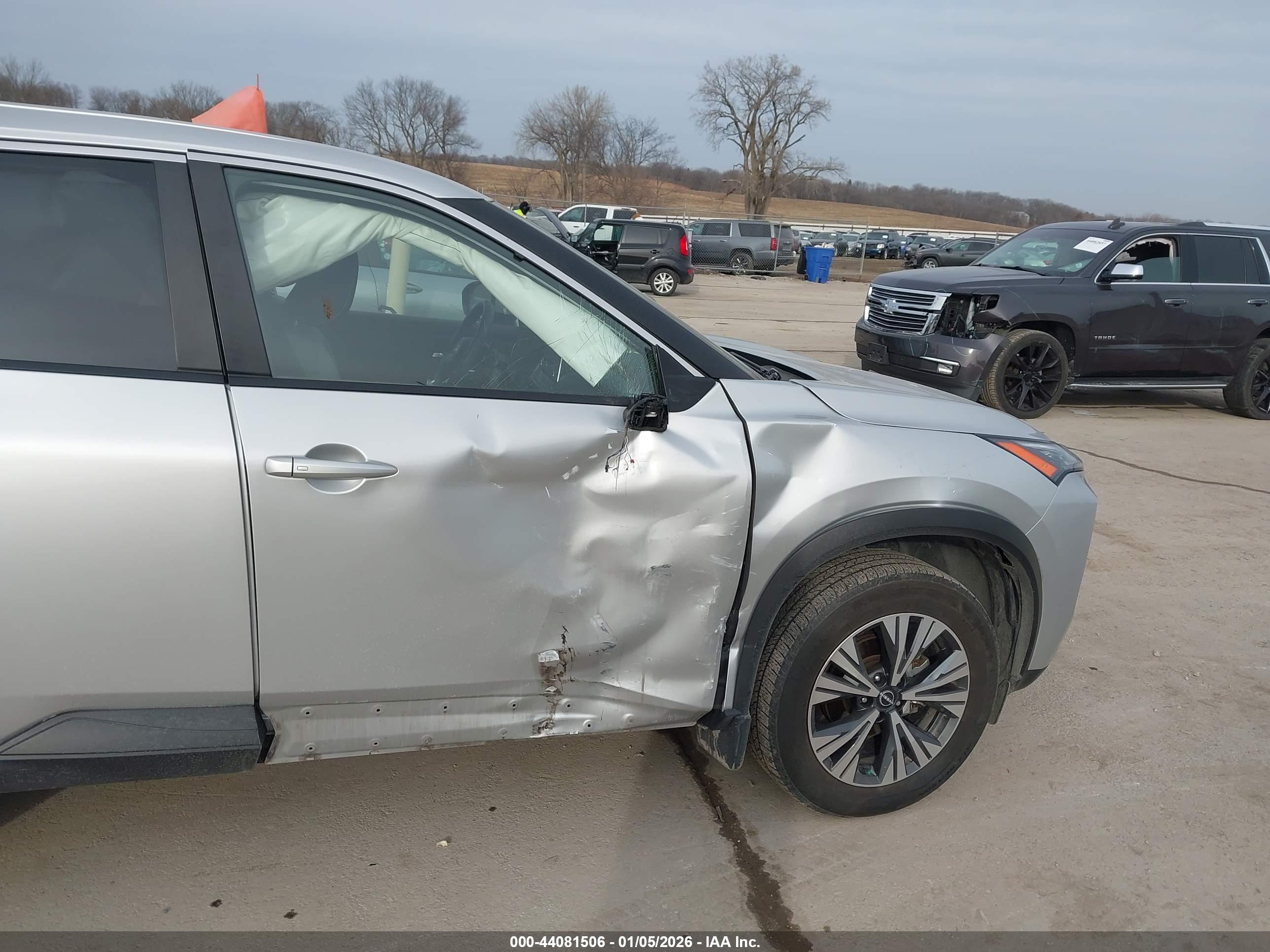 NISSAN ROGUE image 6