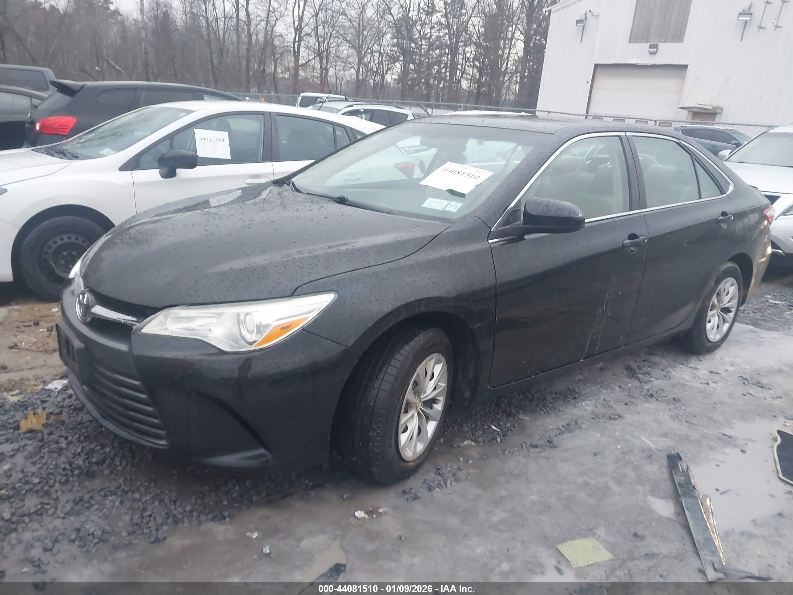 TOYOTA CAMRY image 2