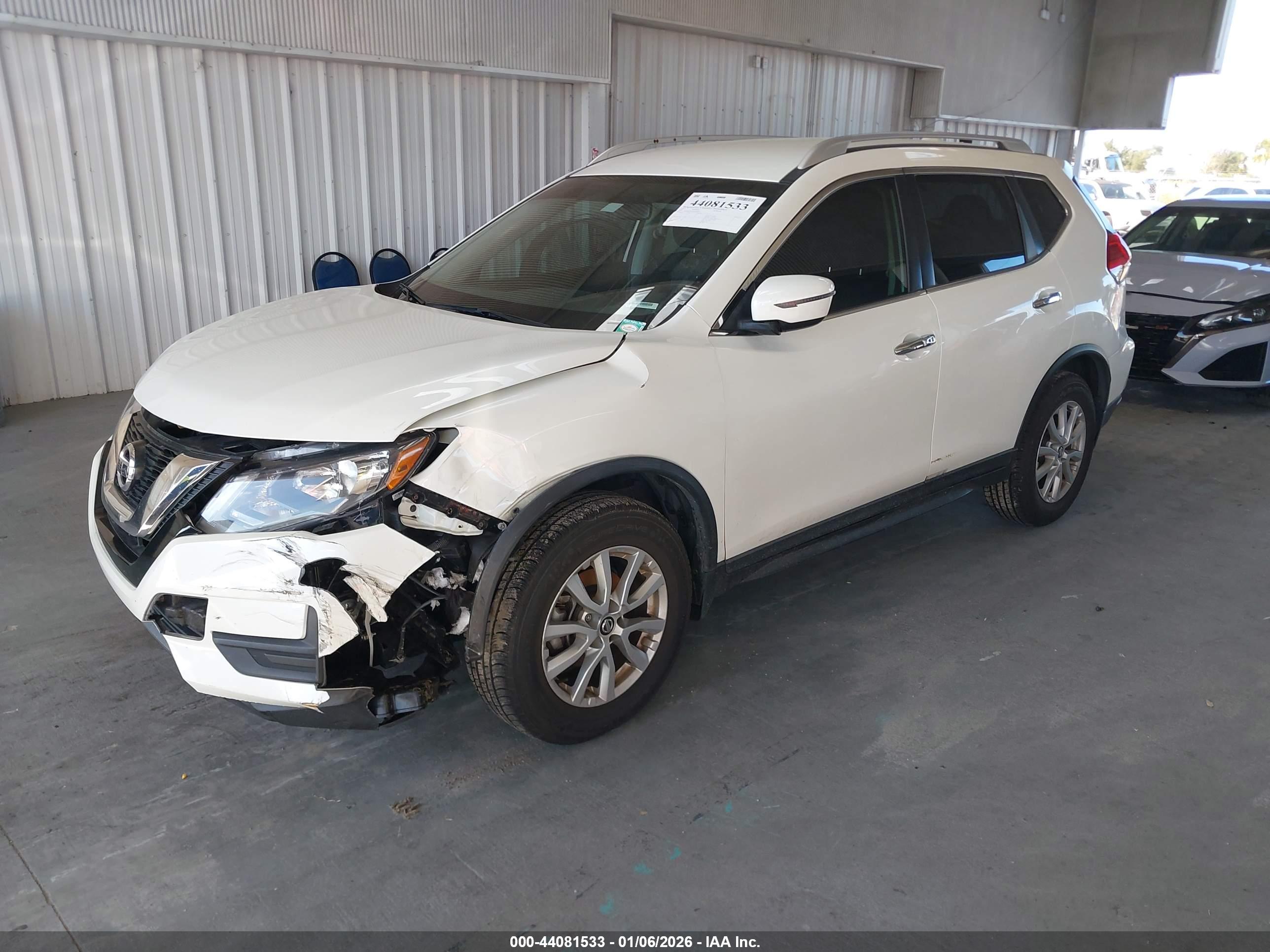 NISSAN ROGUE image 2