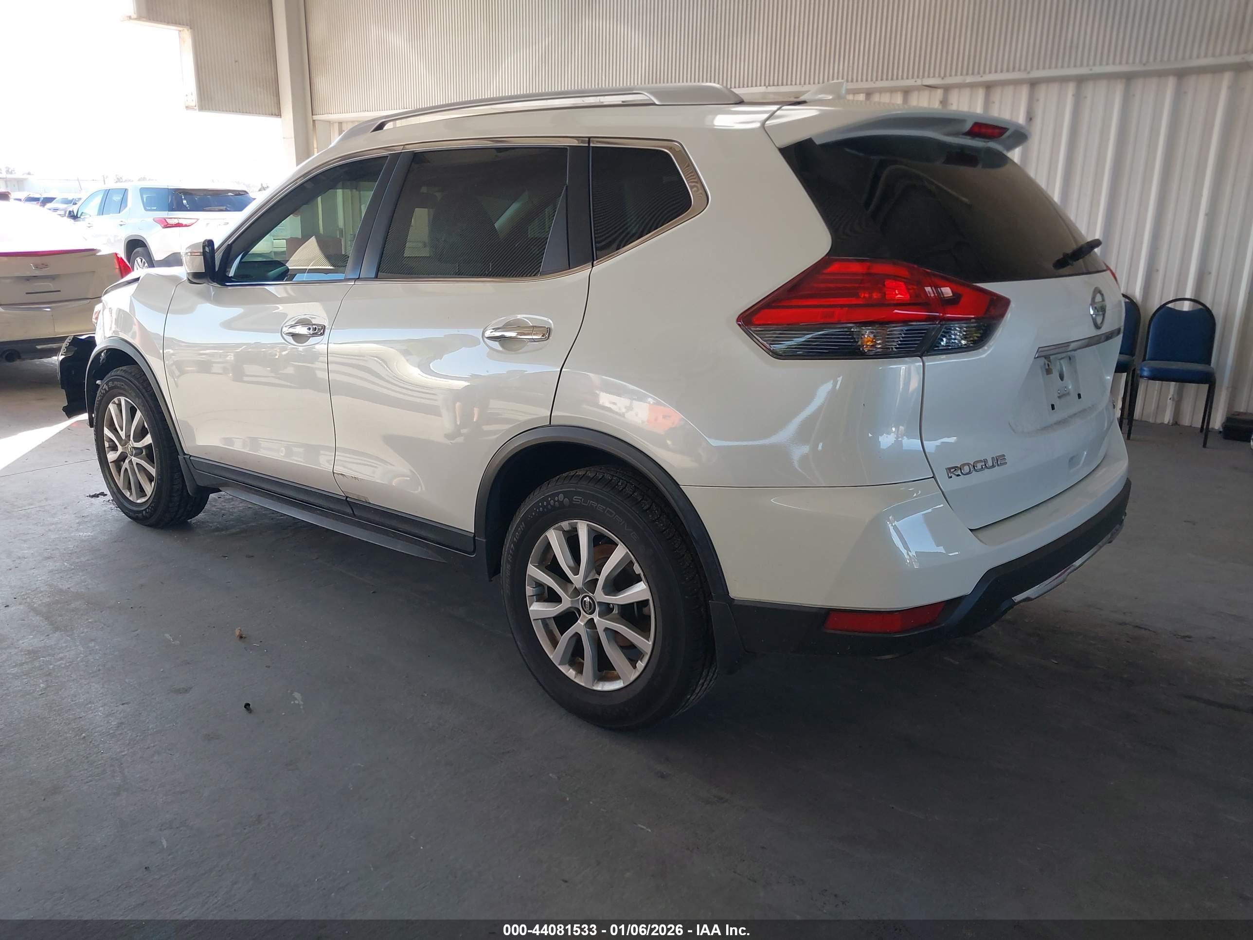 NISSAN ROGUE image 3