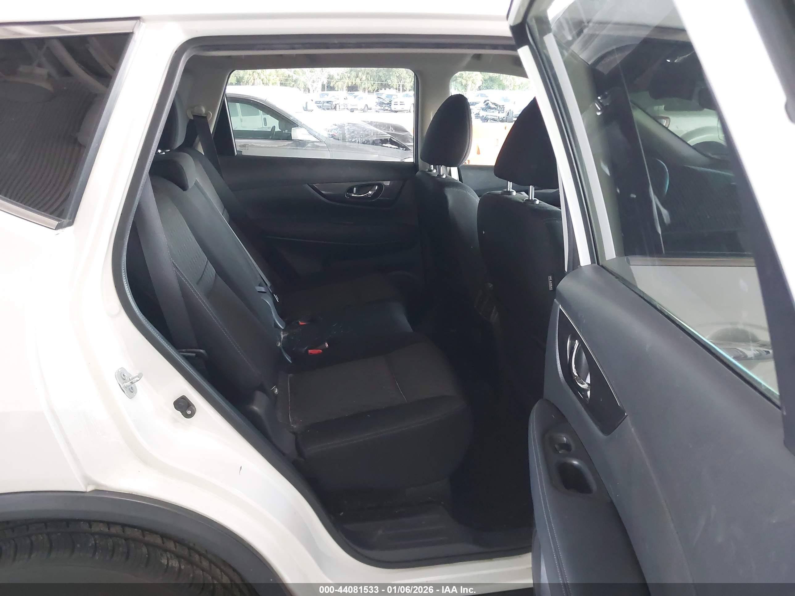 NISSAN ROGUE image 8