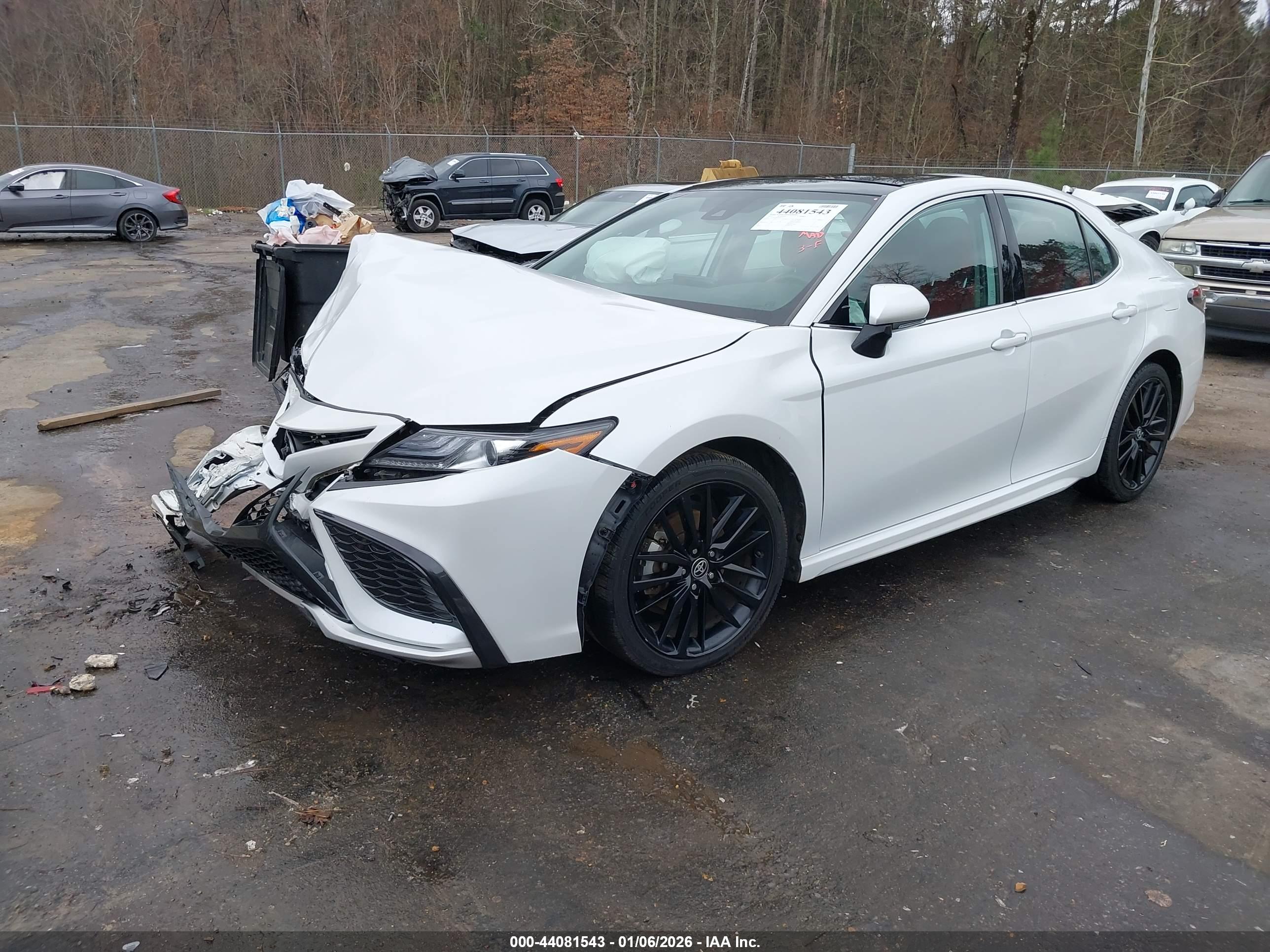 TOYOTA CAMRY image 2