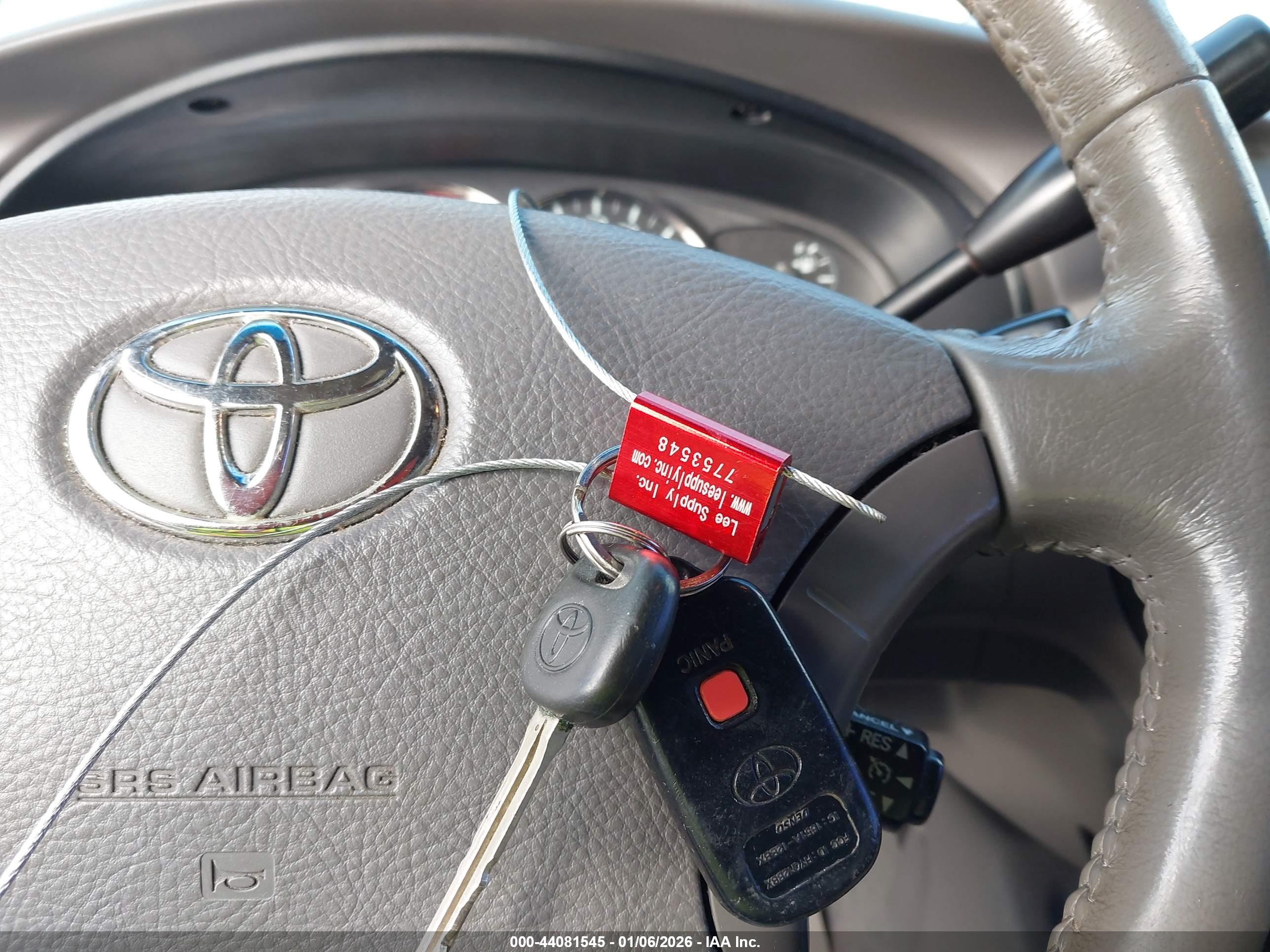 TOYOTA SEQUOIA image 11