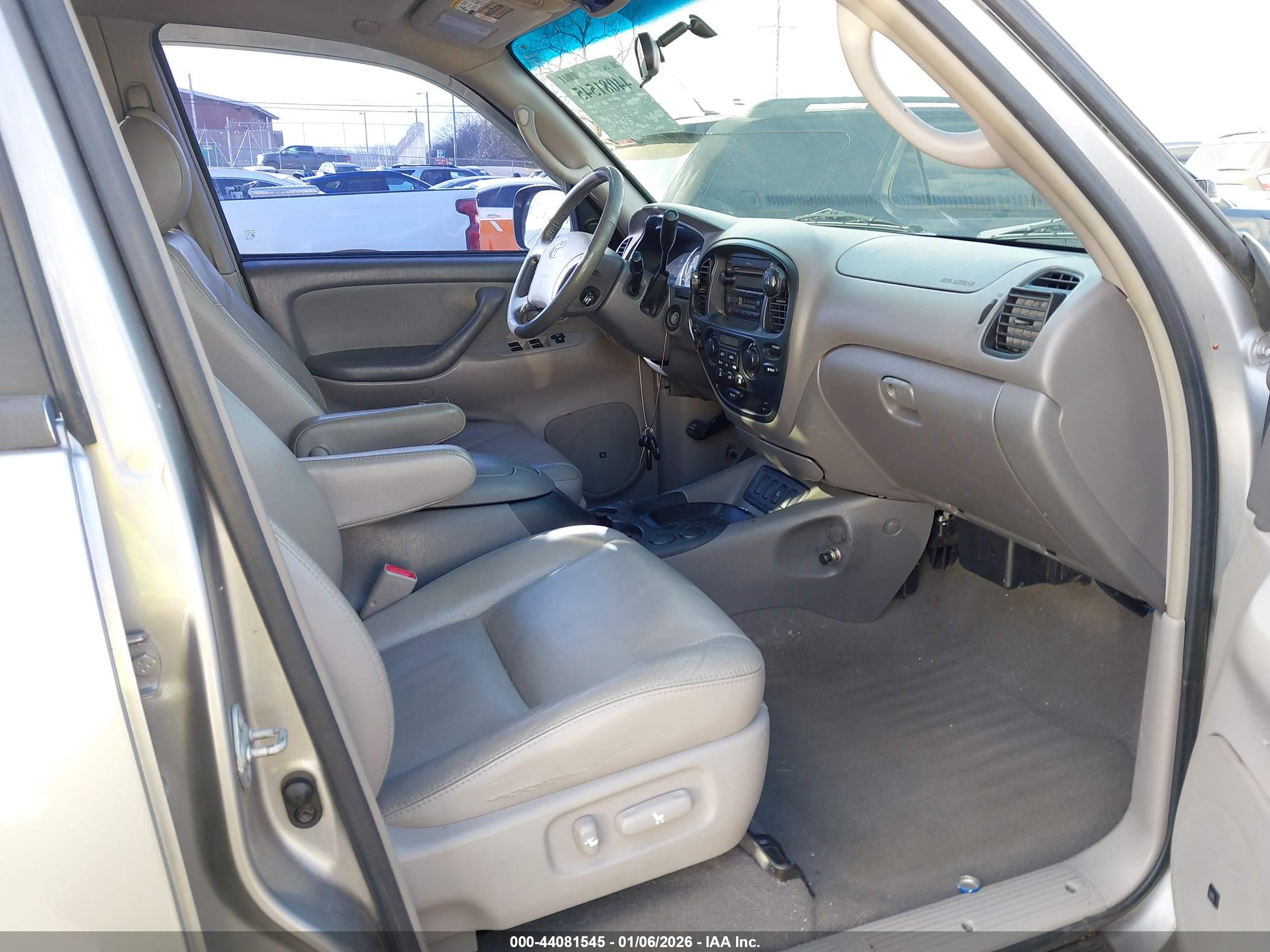 TOYOTA SEQUOIA image 5