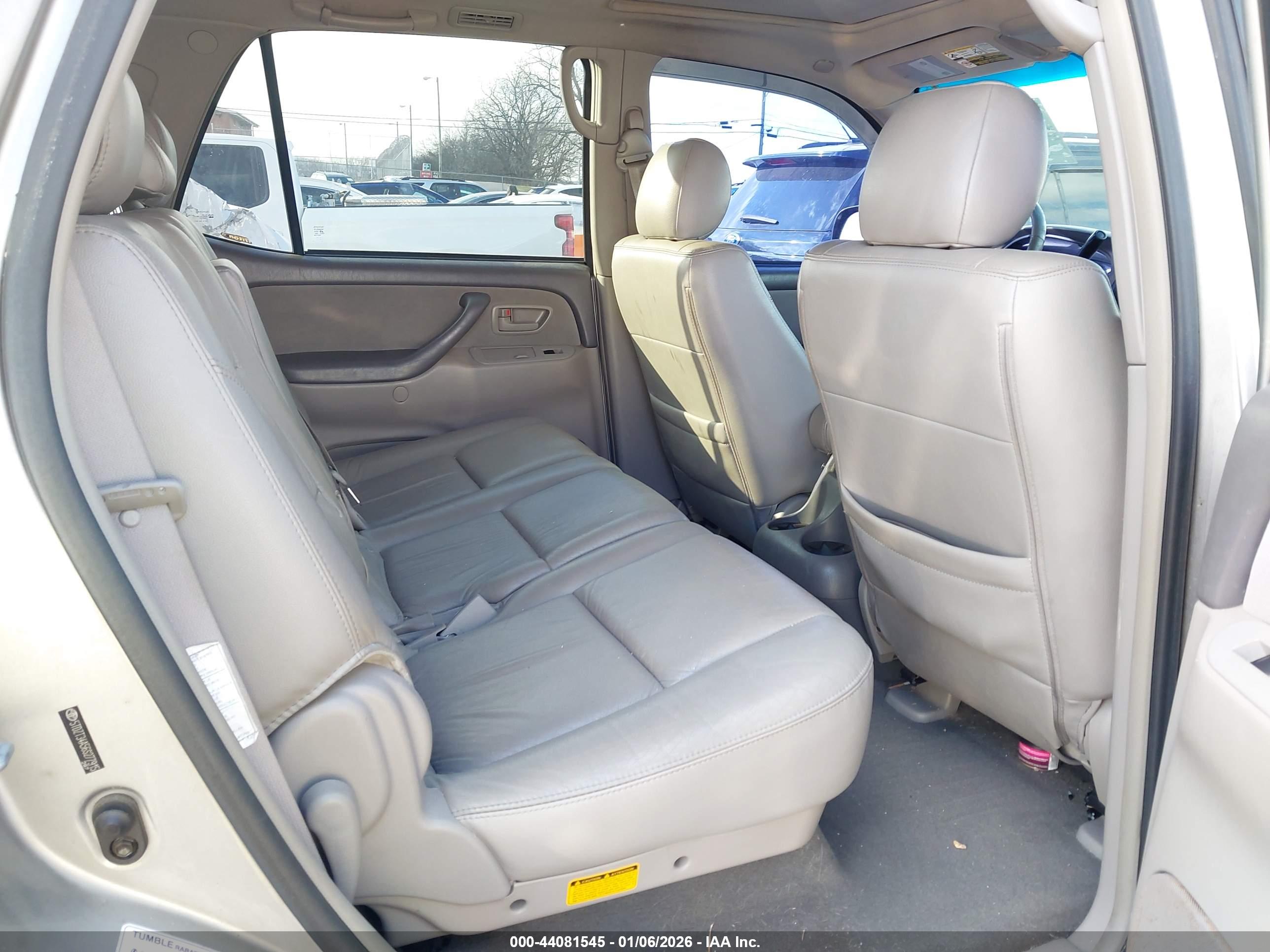 TOYOTA SEQUOIA image 8