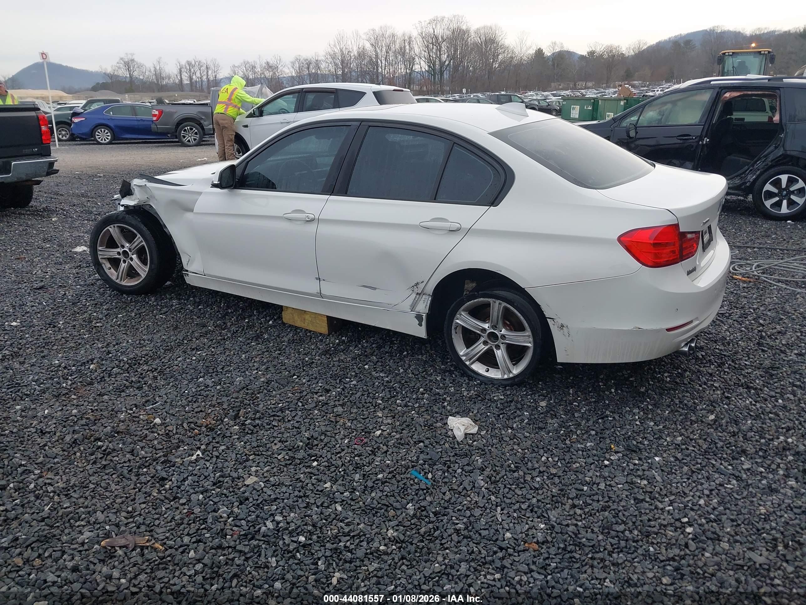 BMW 328I image 3
