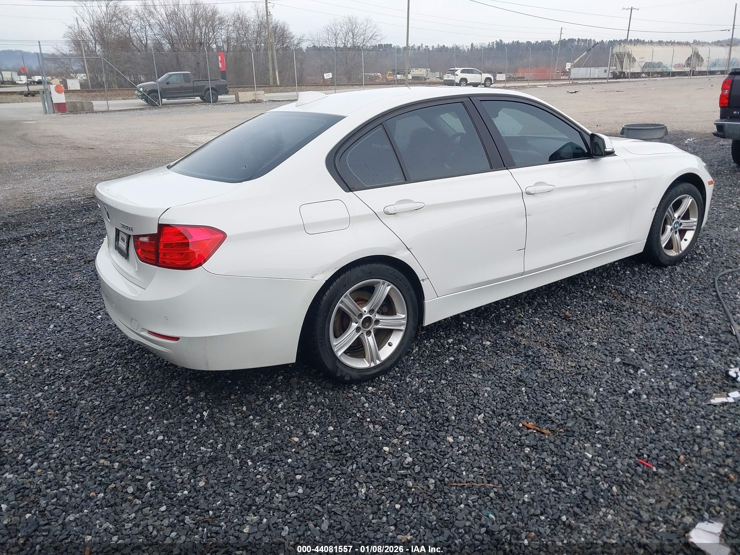 BMW 328I image 4