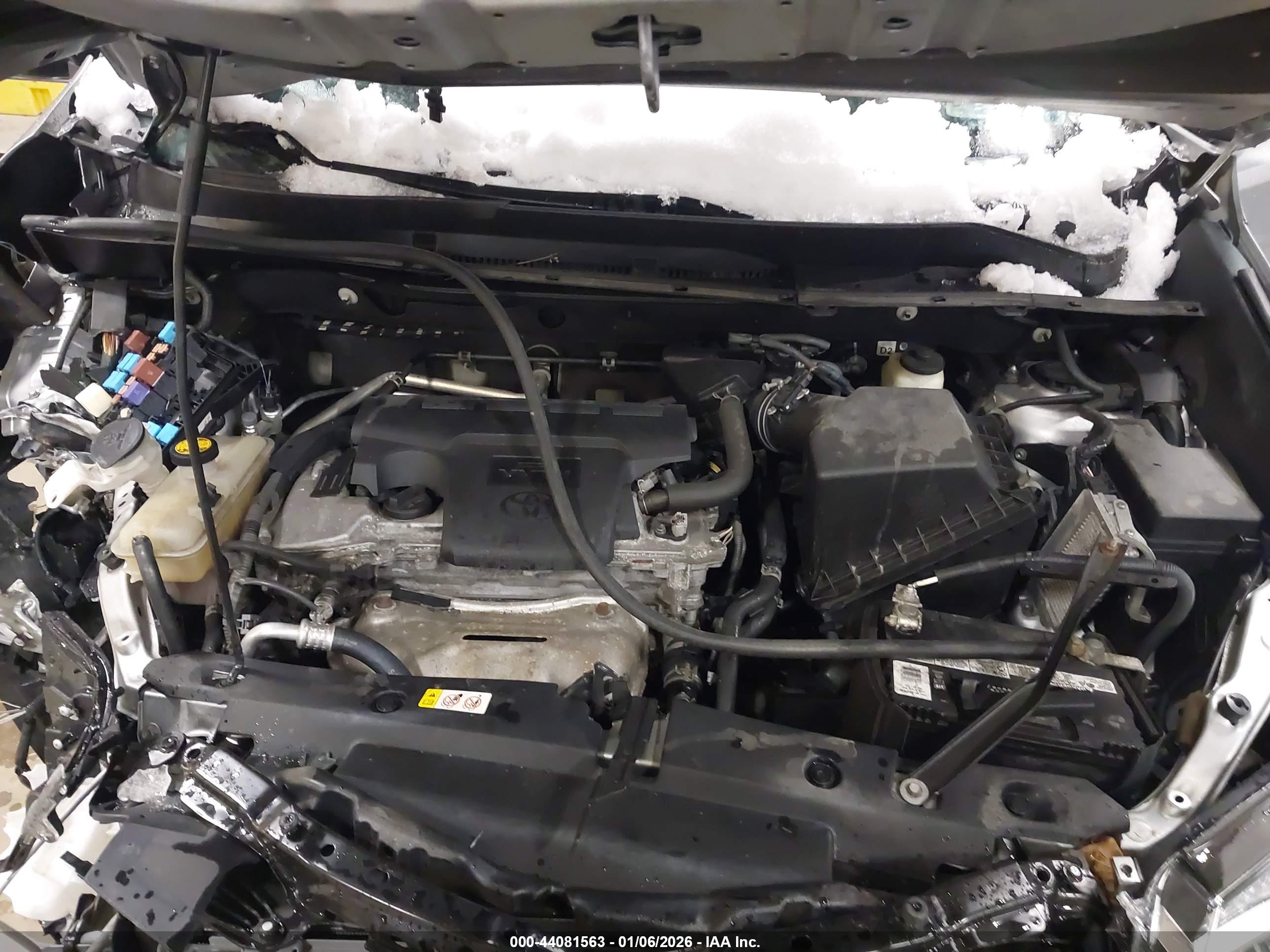 TOYOTA RAV4 image 10