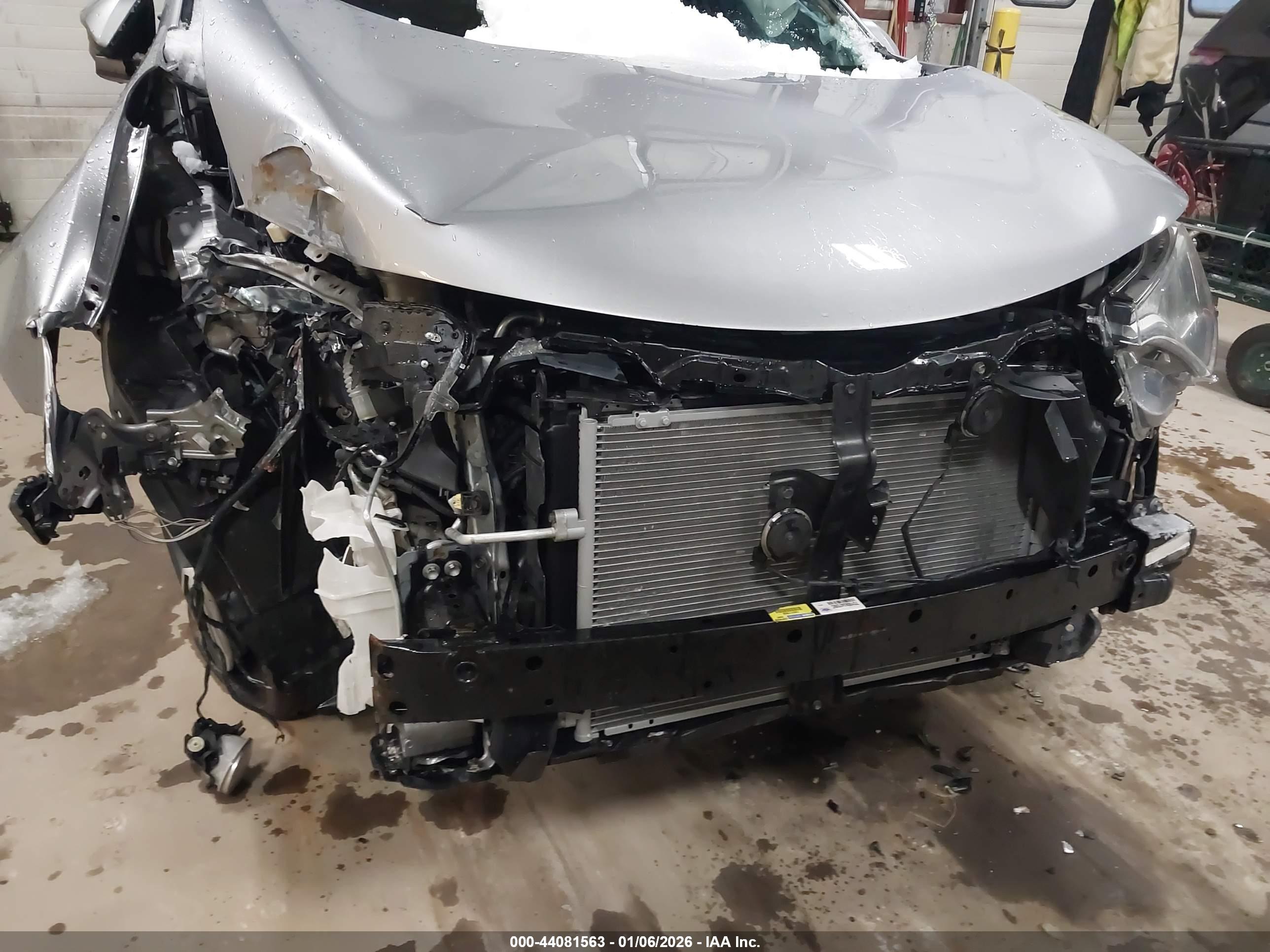 TOYOTA RAV4 image 6