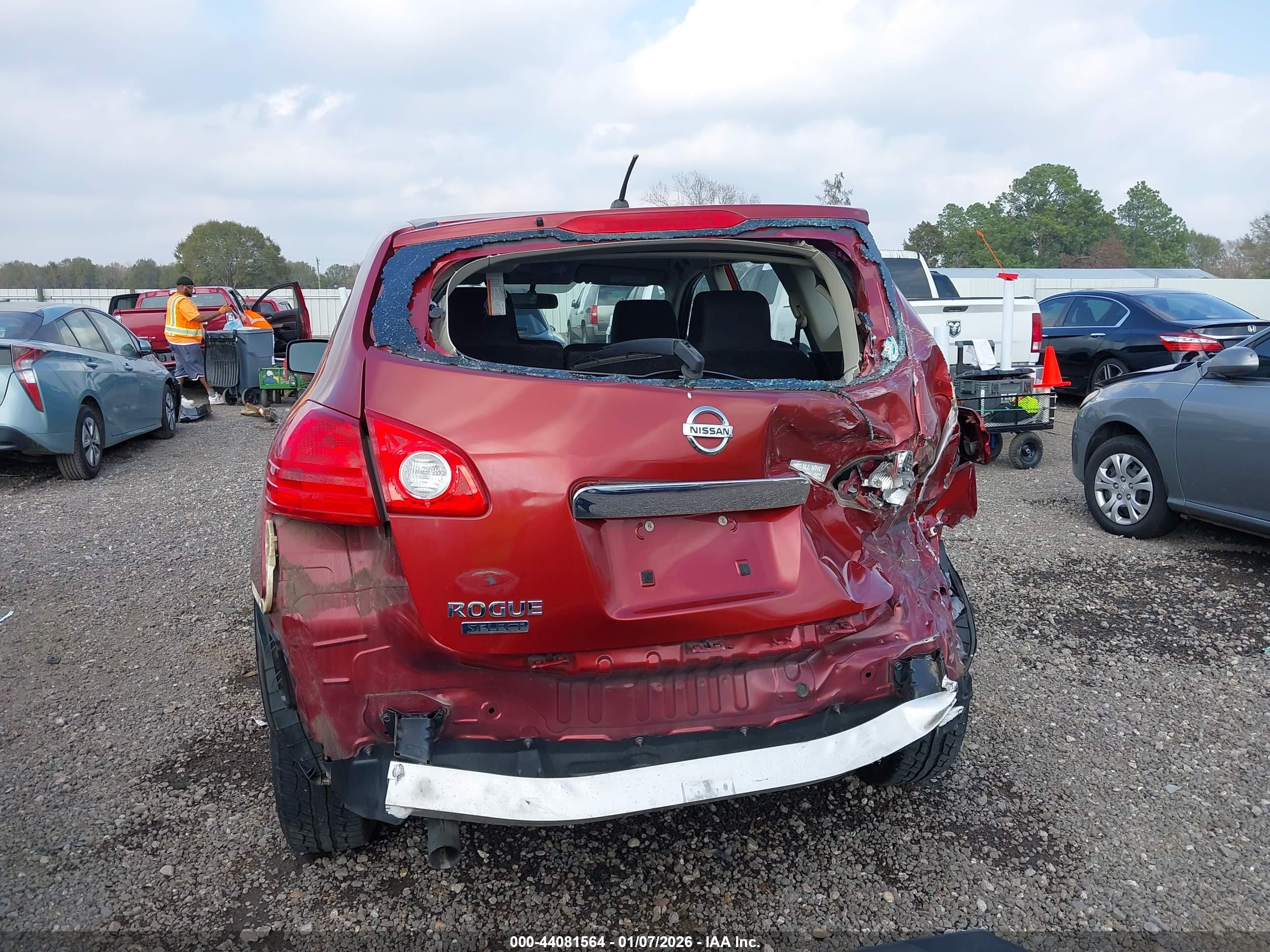 NISSAN ROGUE image 6