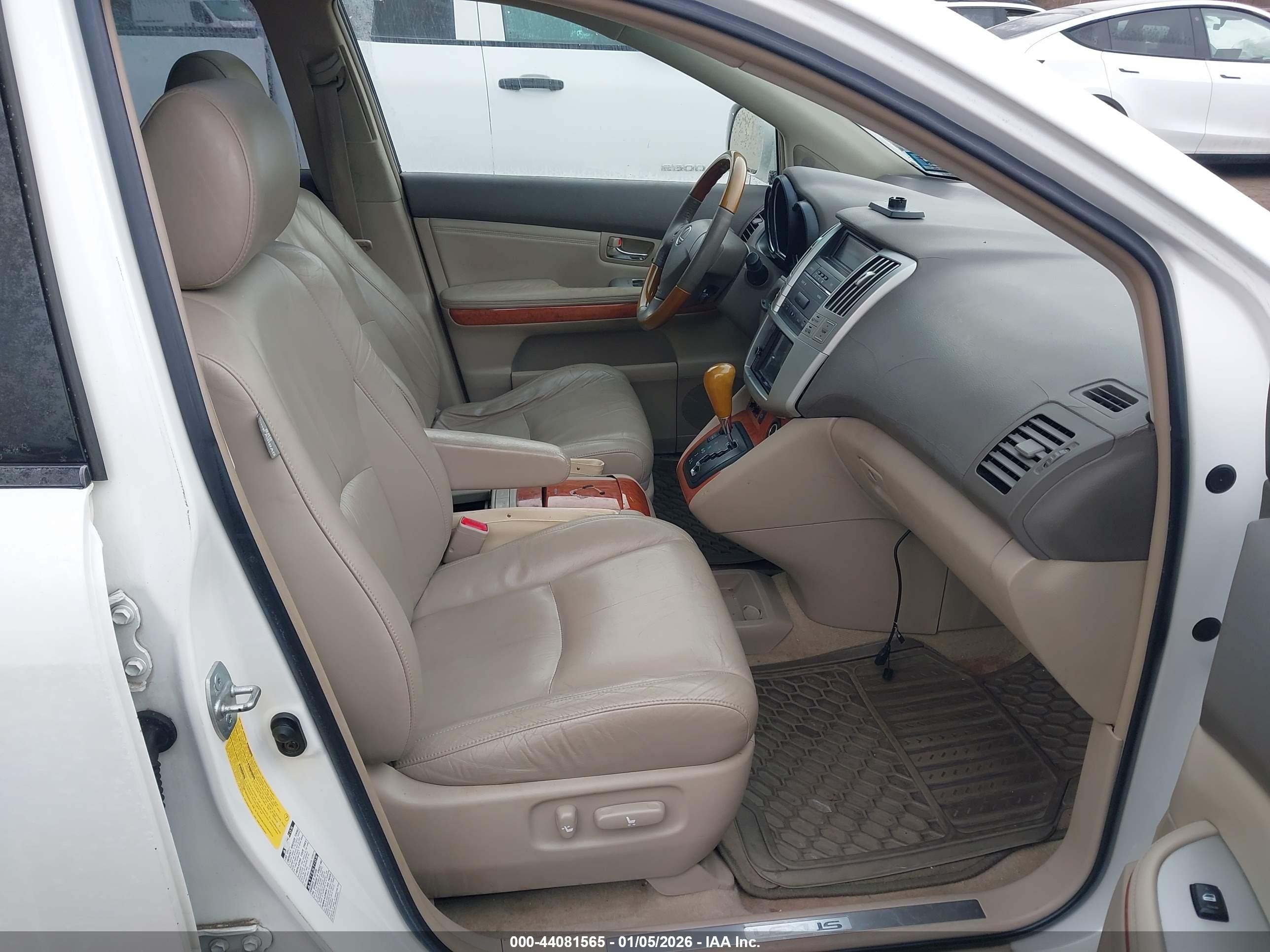 LEXUS RX image 5