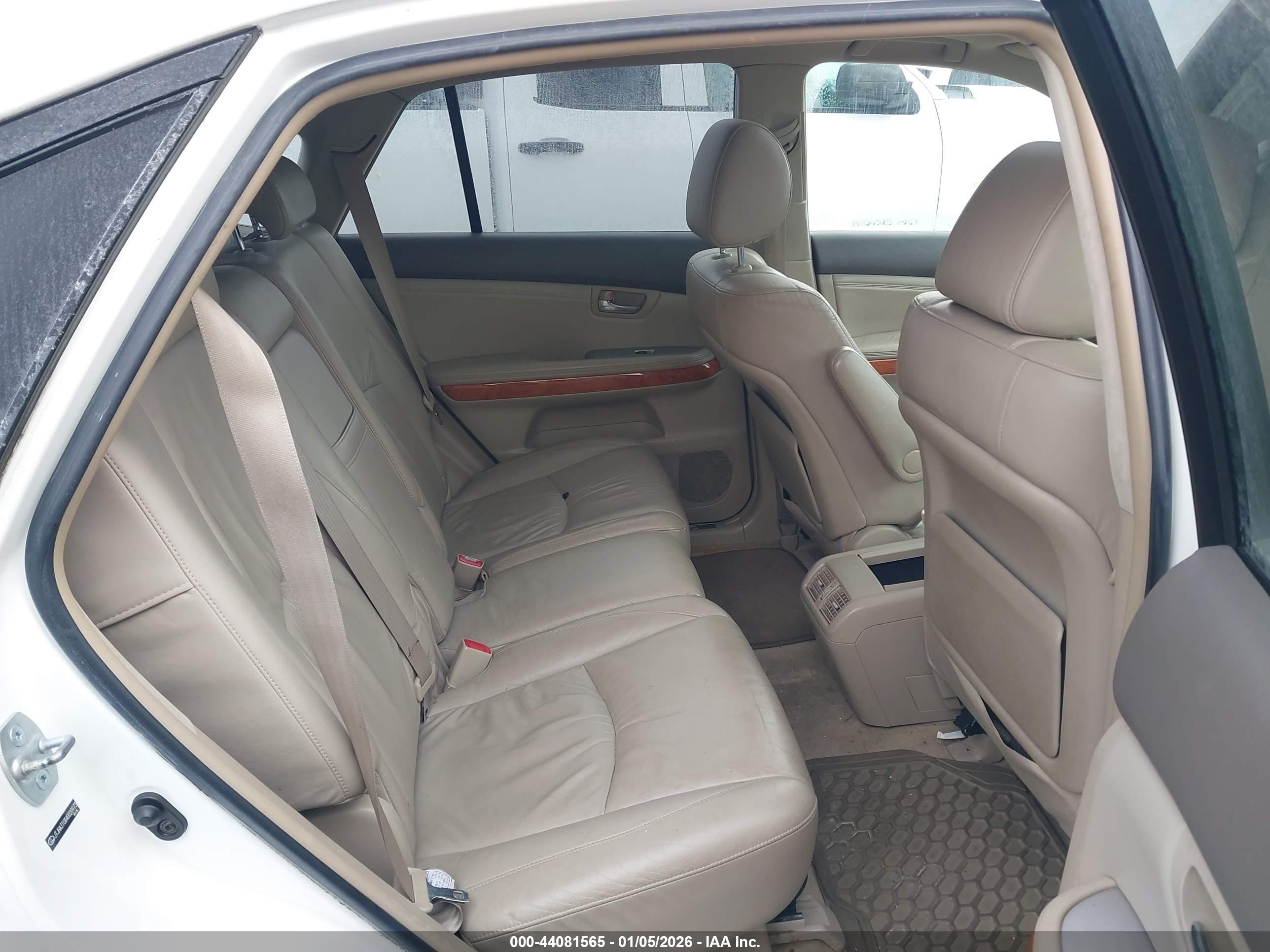 LEXUS RX image 8