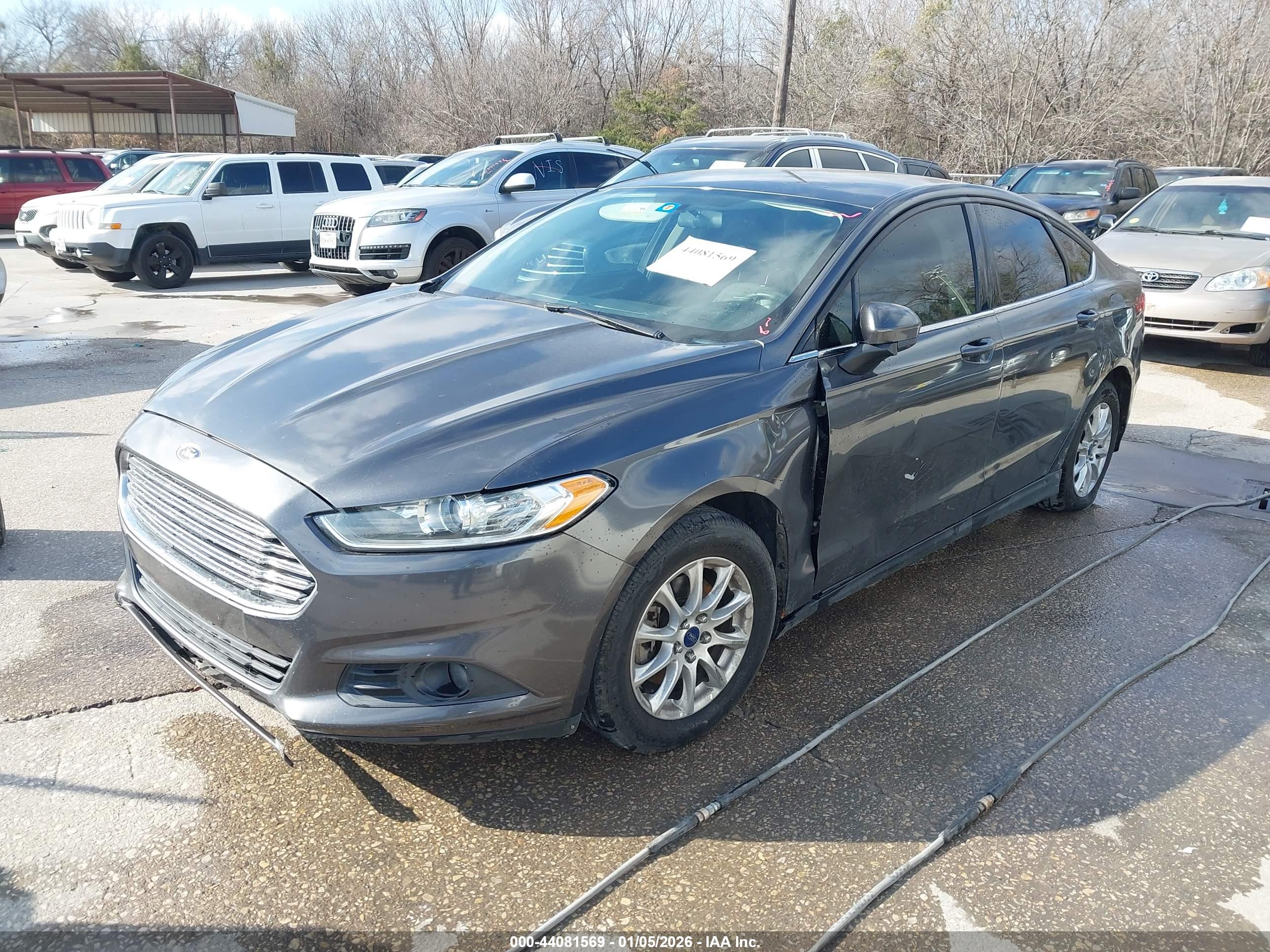 FORD FUSION image 2