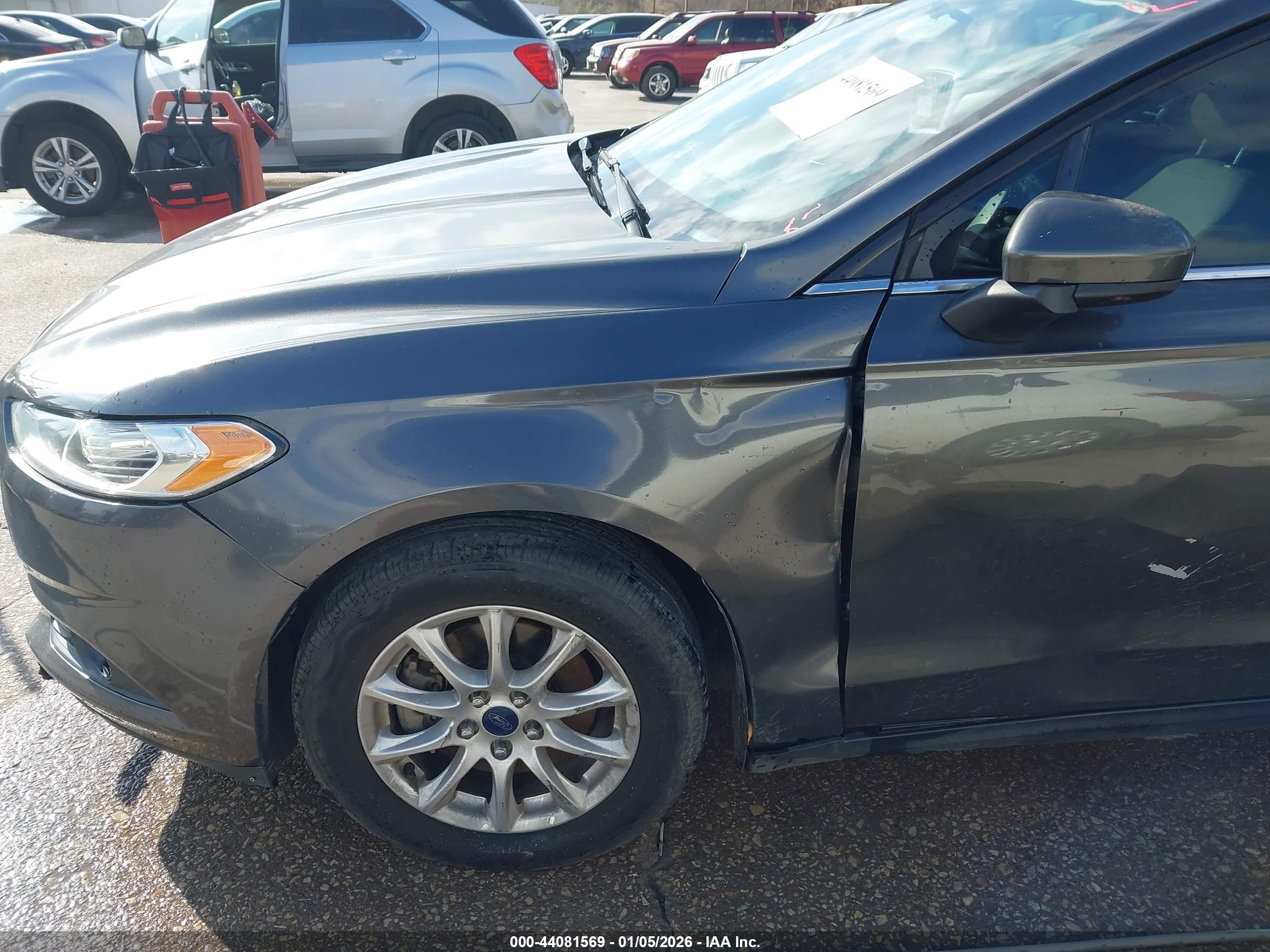 FORD FUSION image 6
