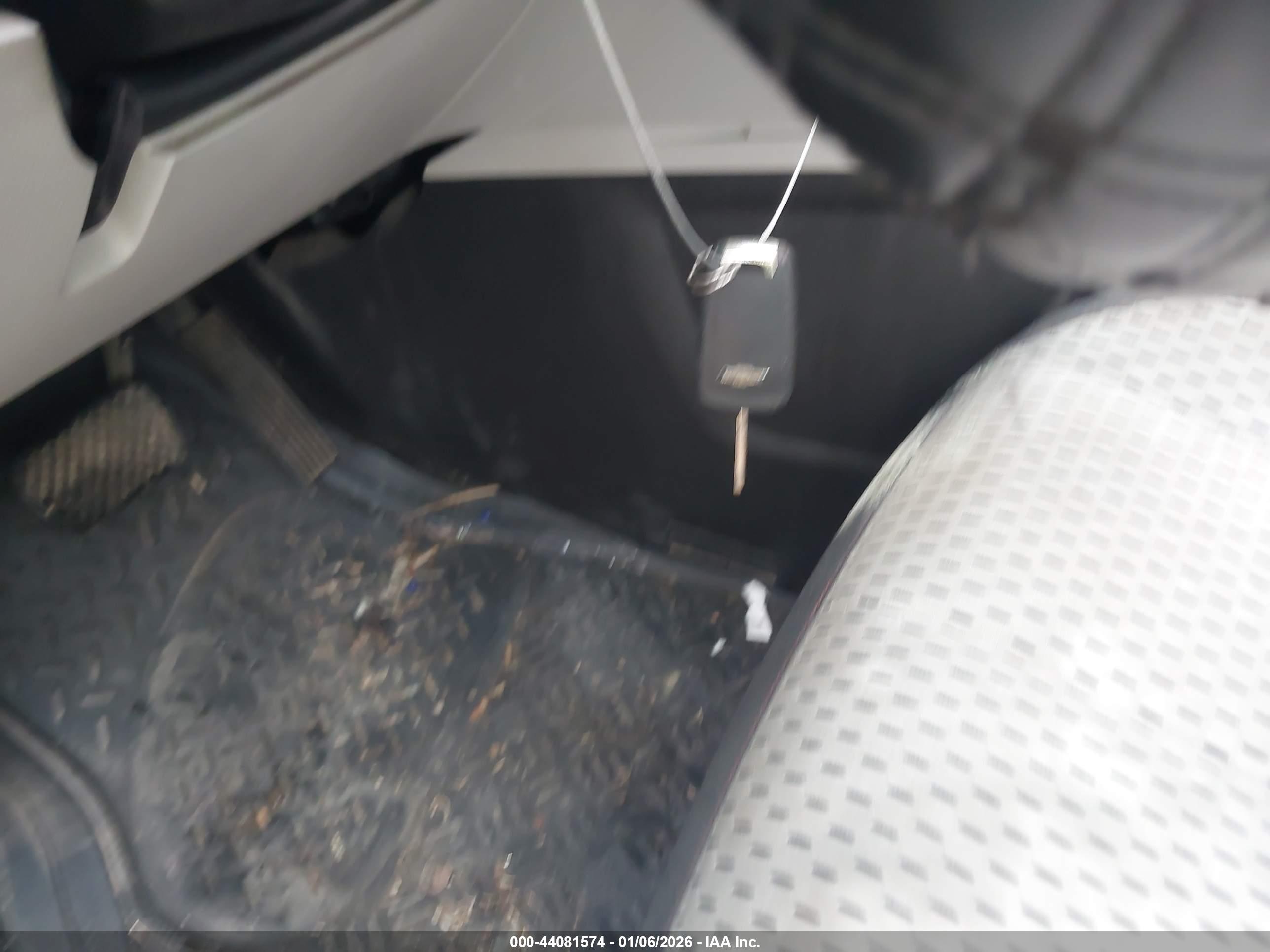CHEVROLET EQUINOX image 11