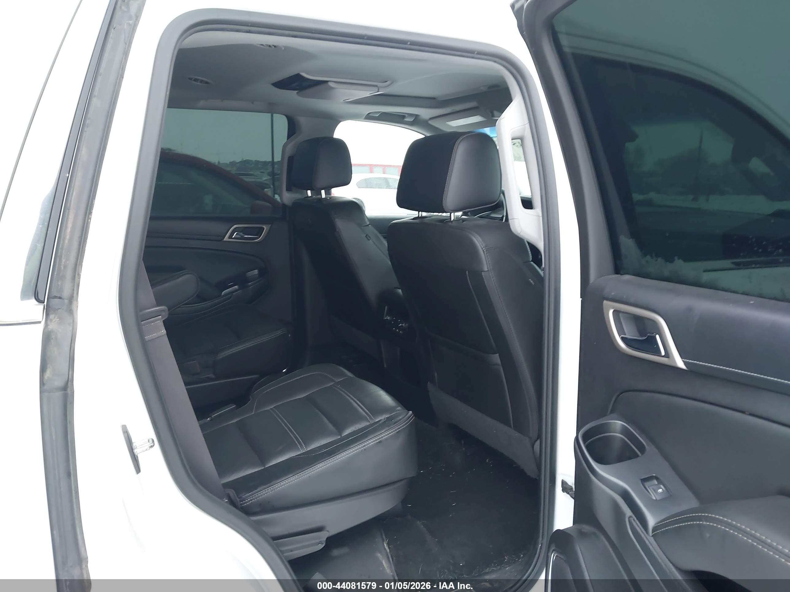 GMC YUKON image 8