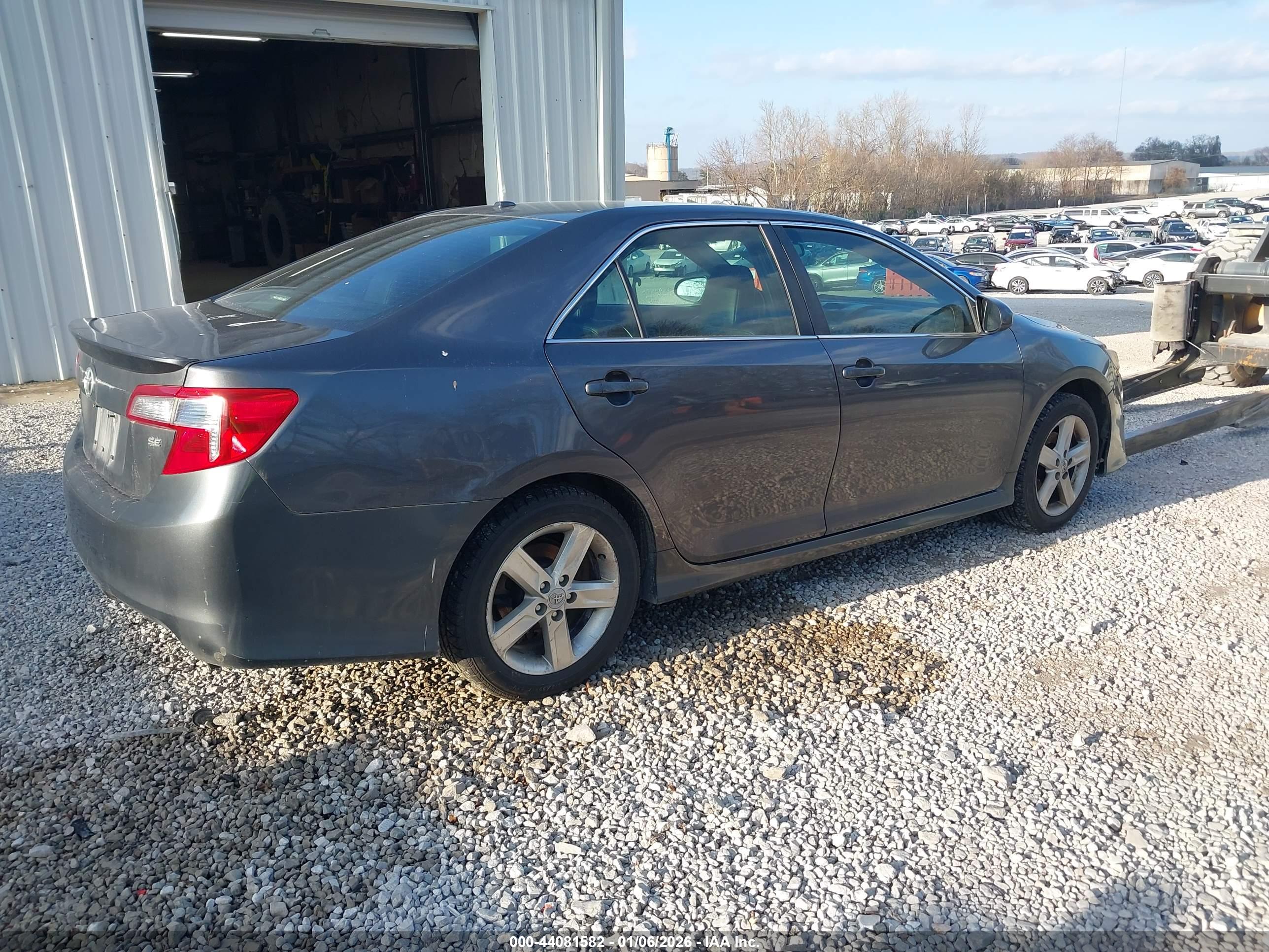 TOYOTA CAMRY image 4