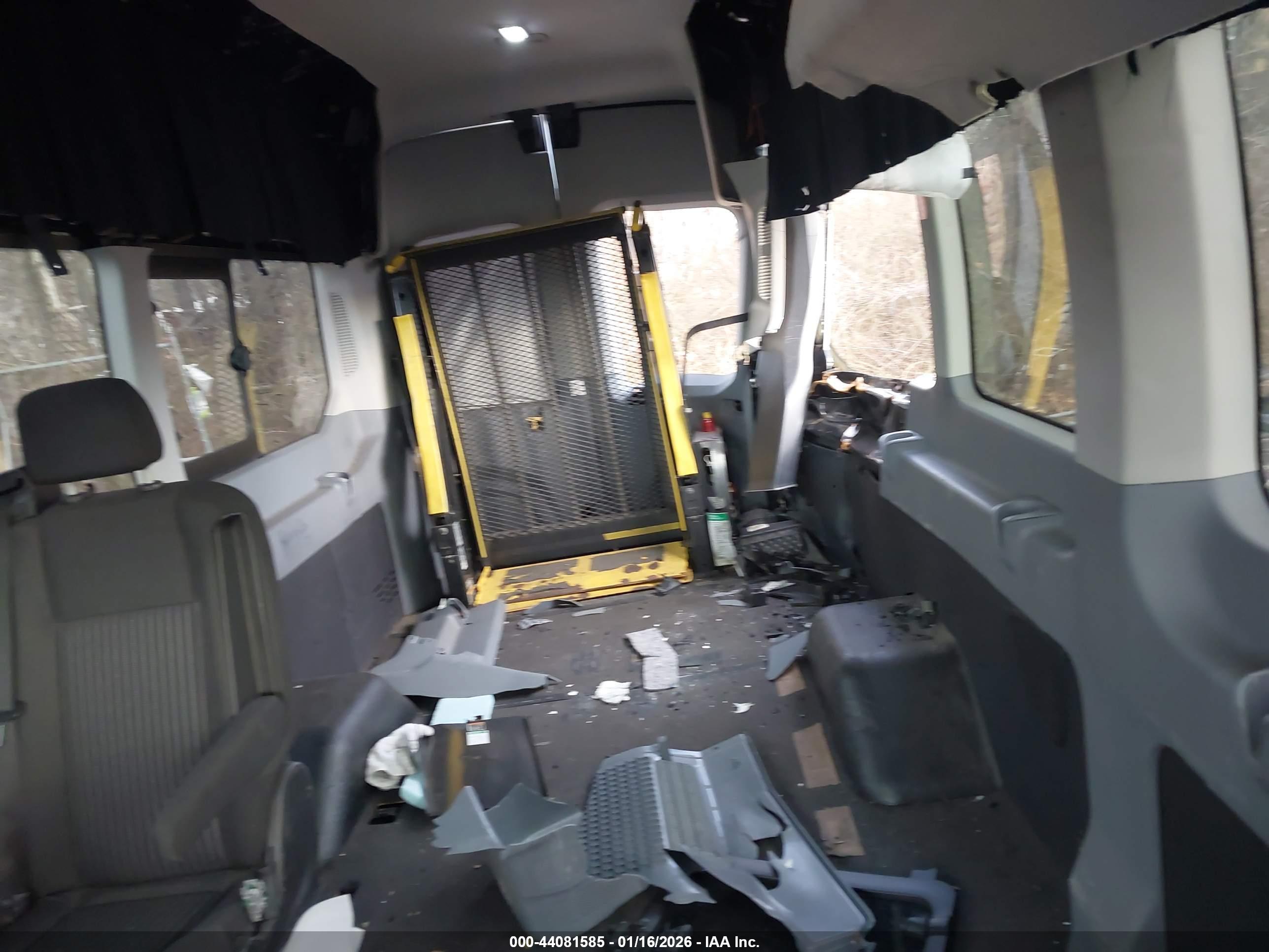 FORD TRANSIT-350 image 8