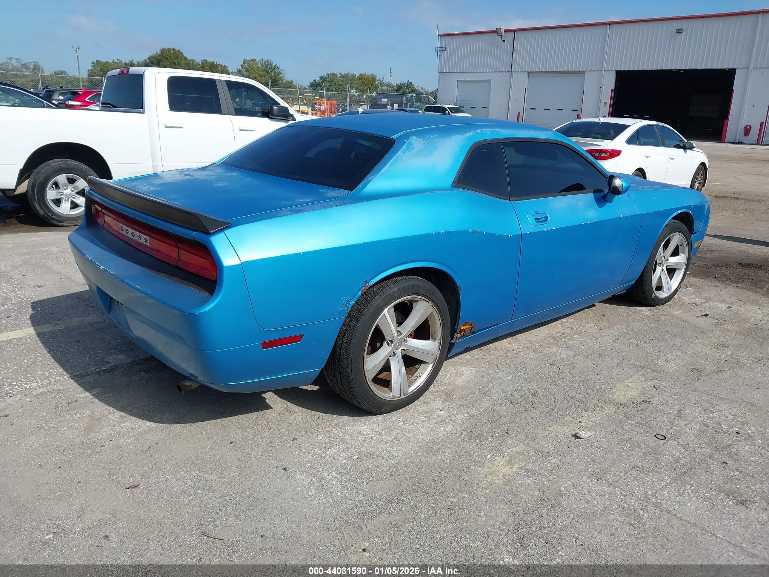 DODGE CHALLENGER image 4