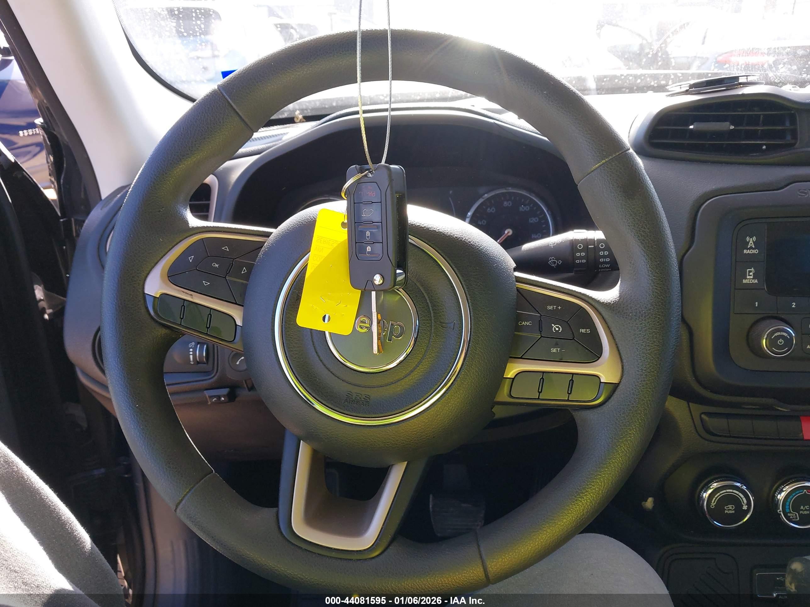 JEEP RENEGADE image 11