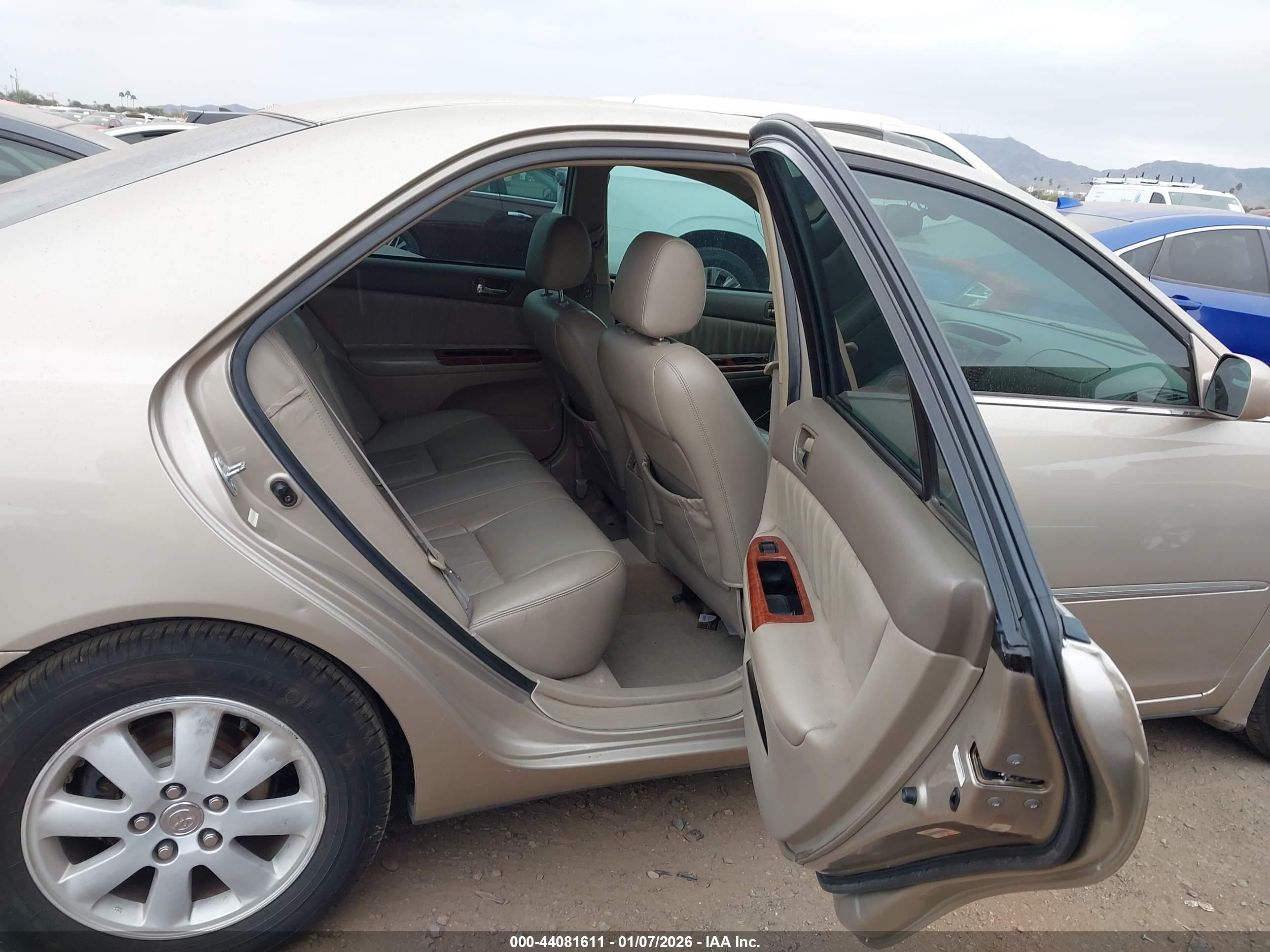 TOYOTA CAMRY image 8