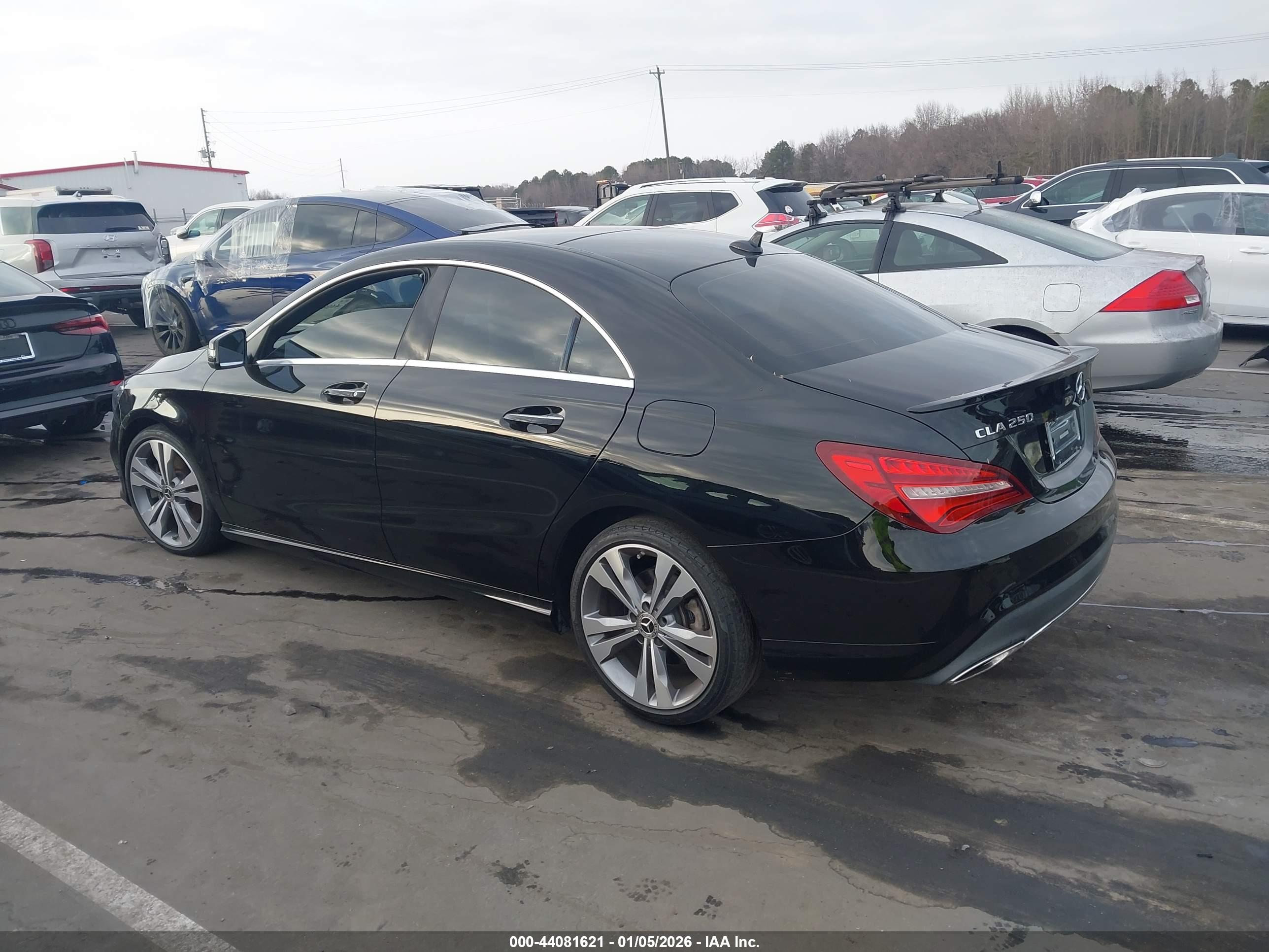 MERCEDES-BENZ CLA image 3