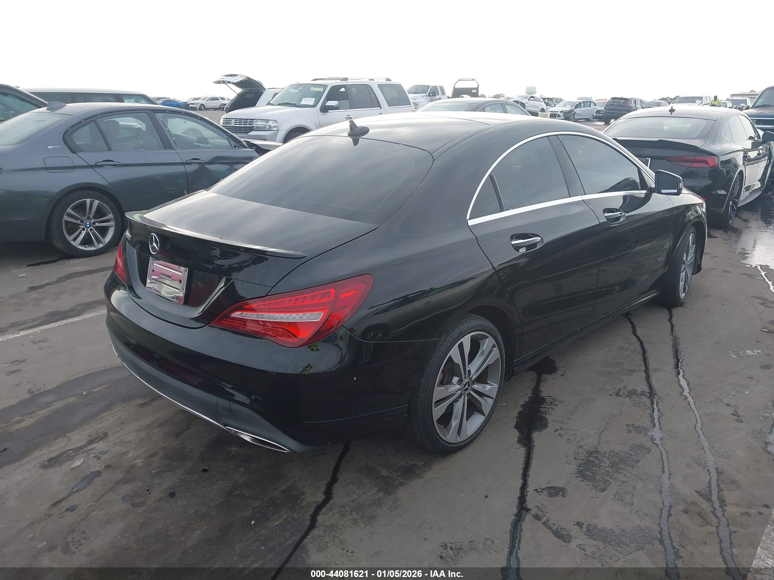 MERCEDES-BENZ CLA image 4