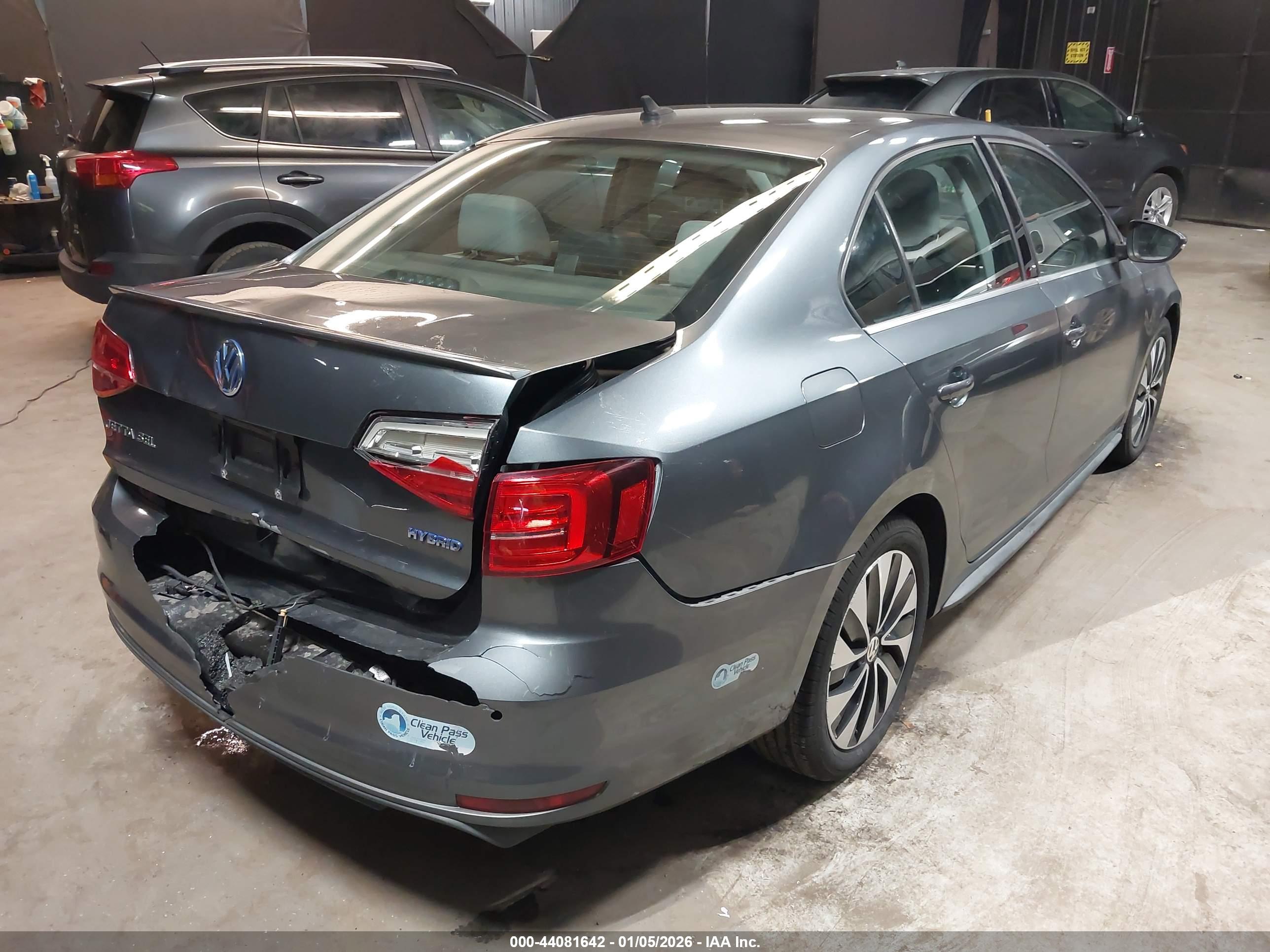 VOLKSWAGEN JETTA image 4