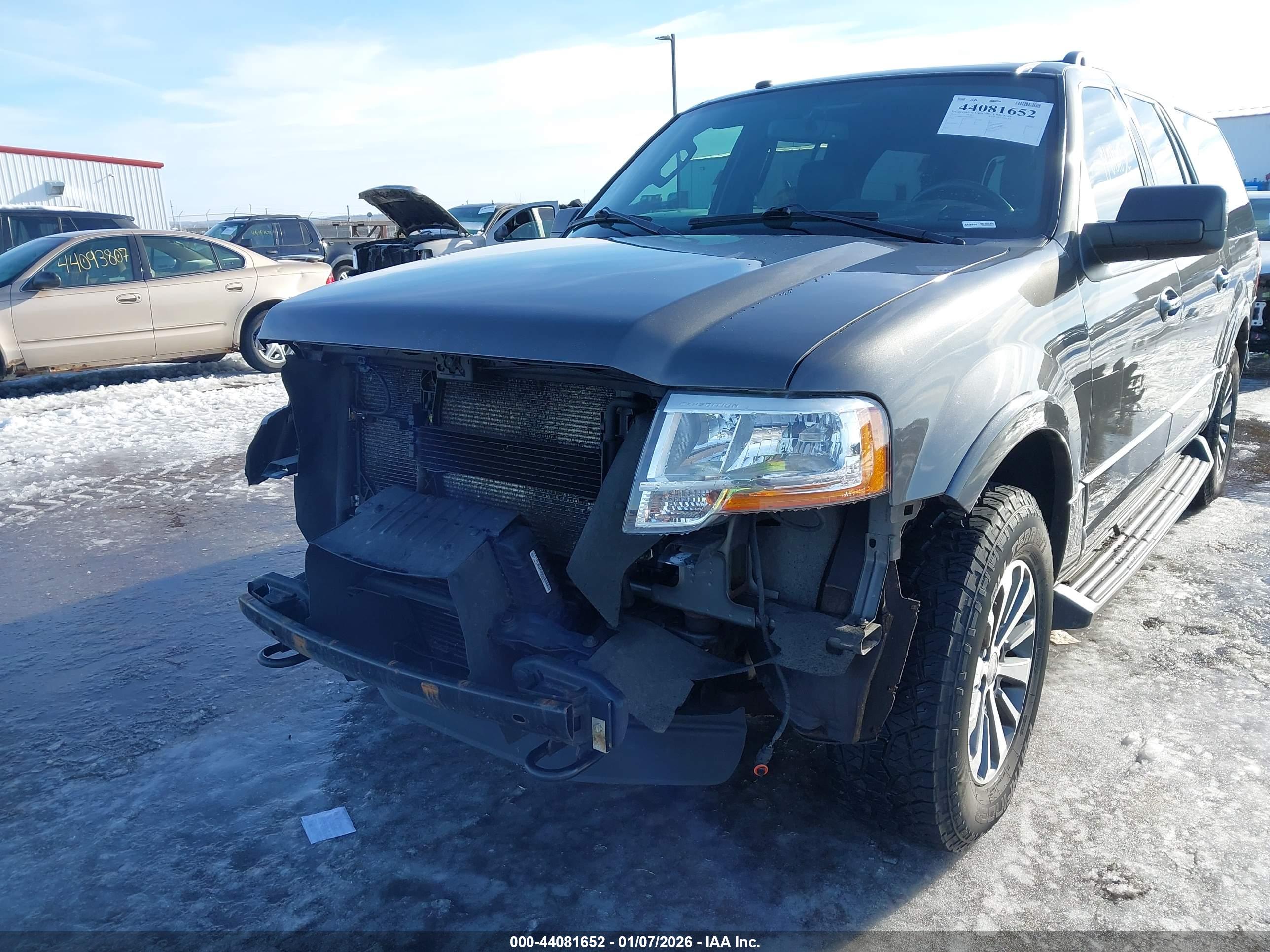 FORD EXPEDITION image 6
