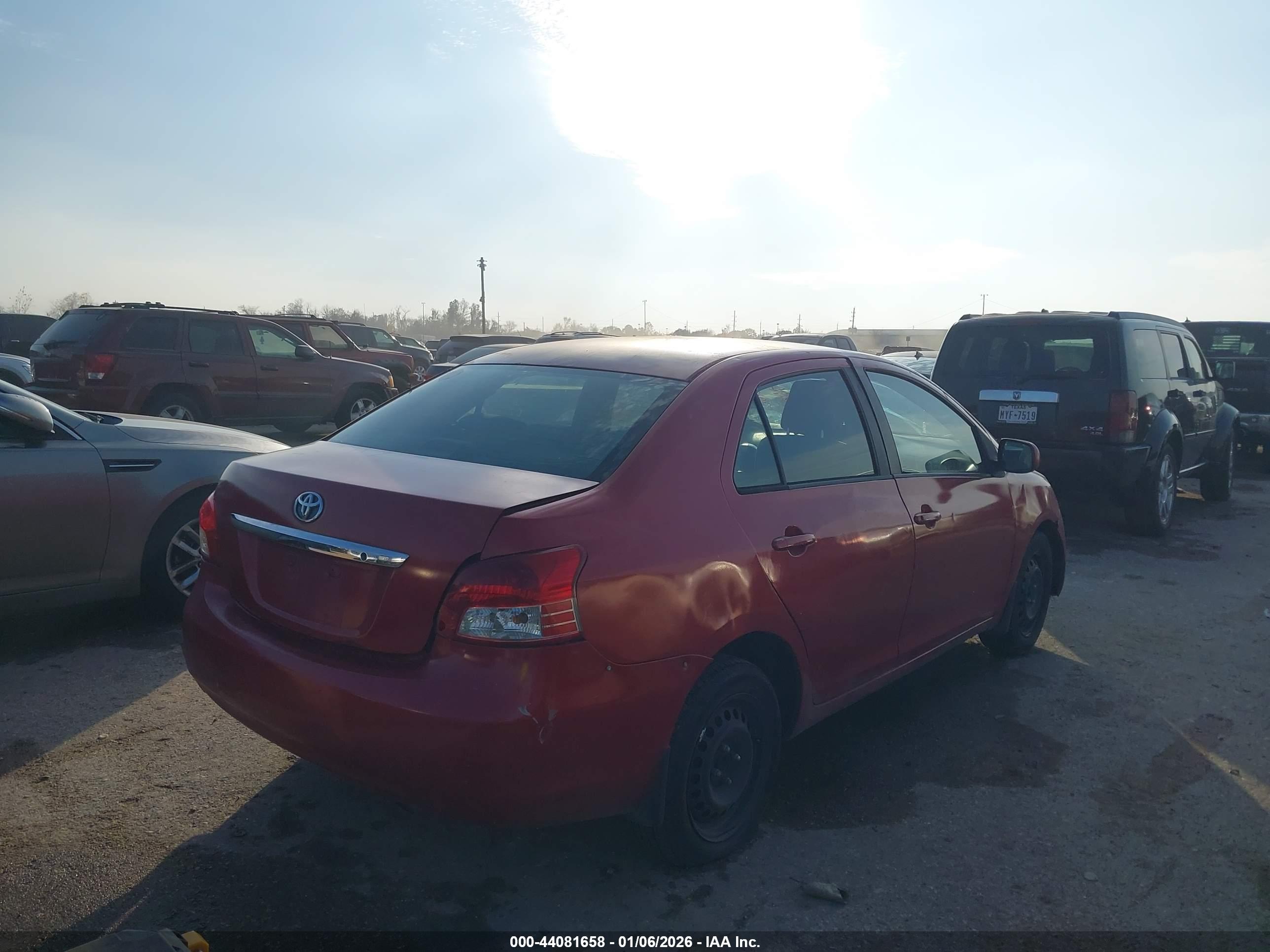 TOYOTA YARIS image 4