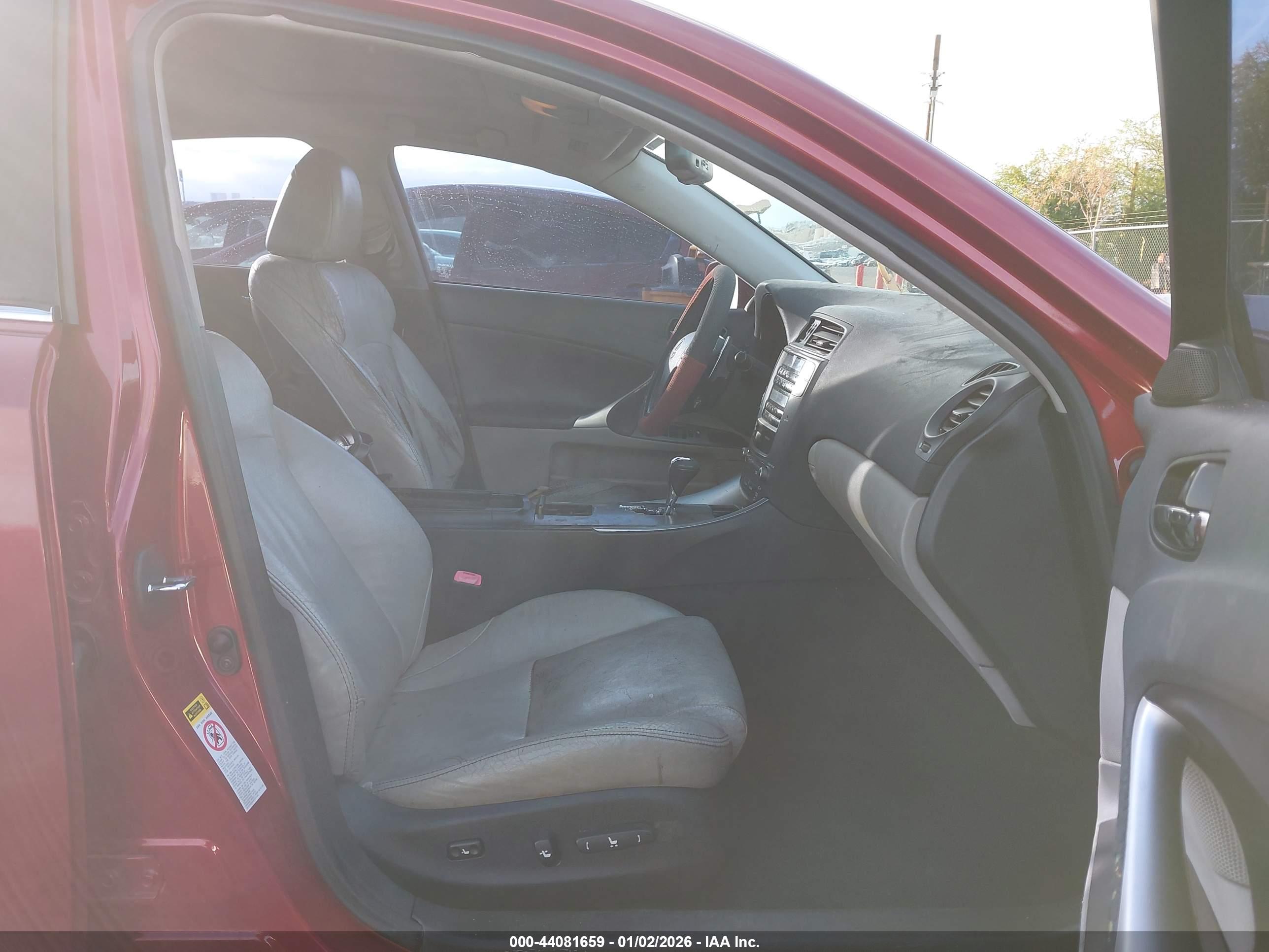 LEXUS IS image 5