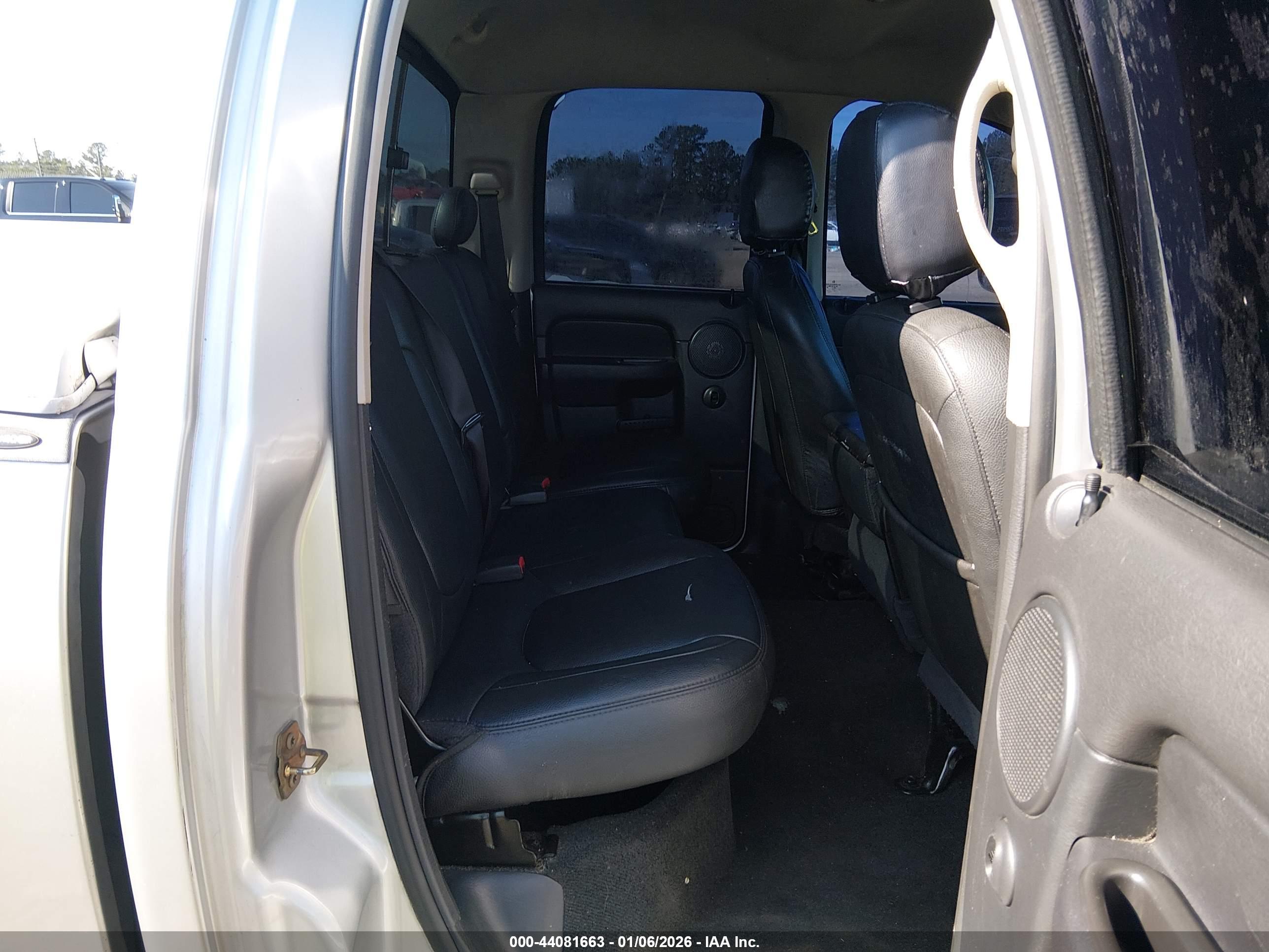 DODGE RAM image 8