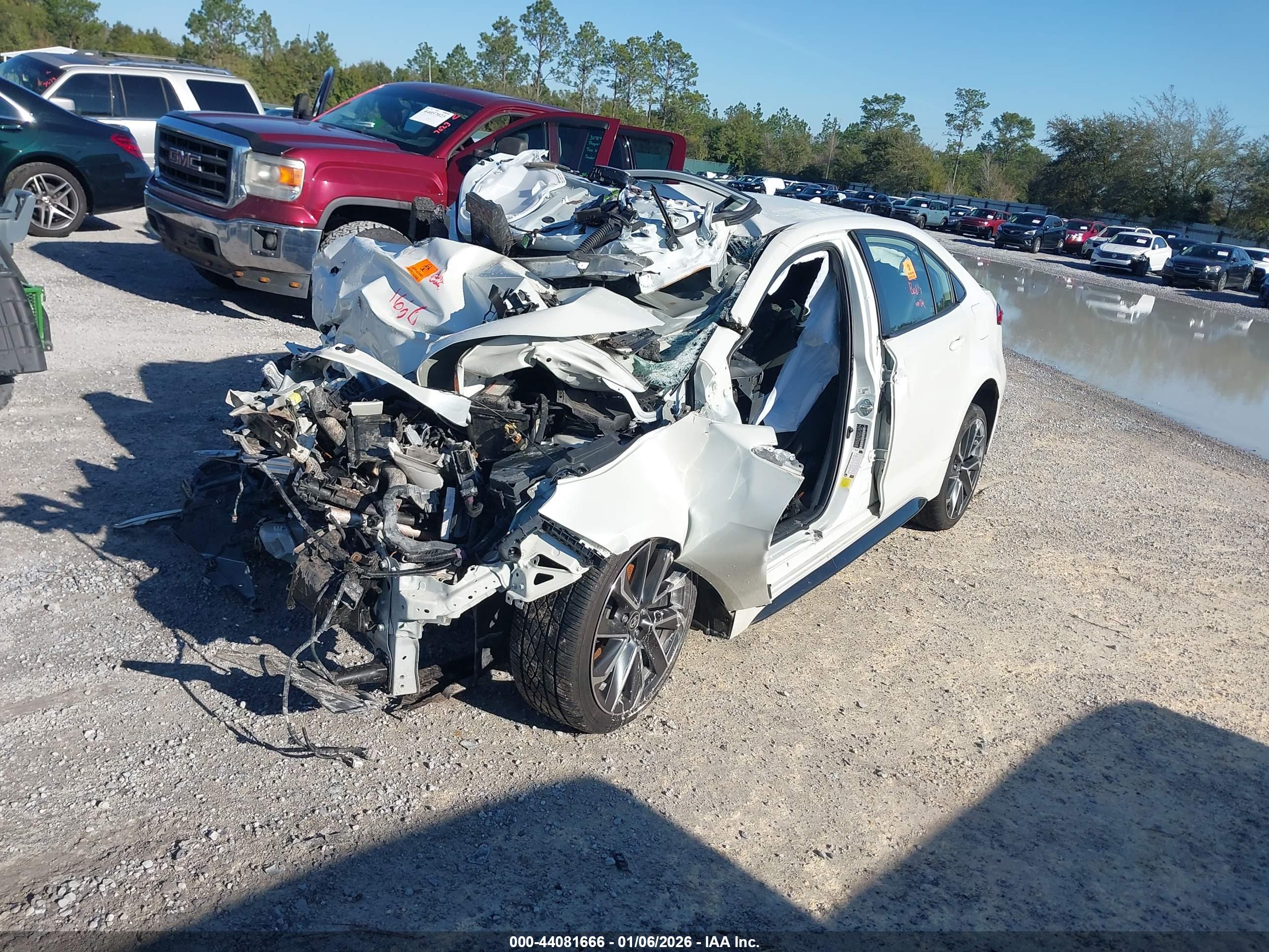 TOYOTA COROLLA image 2