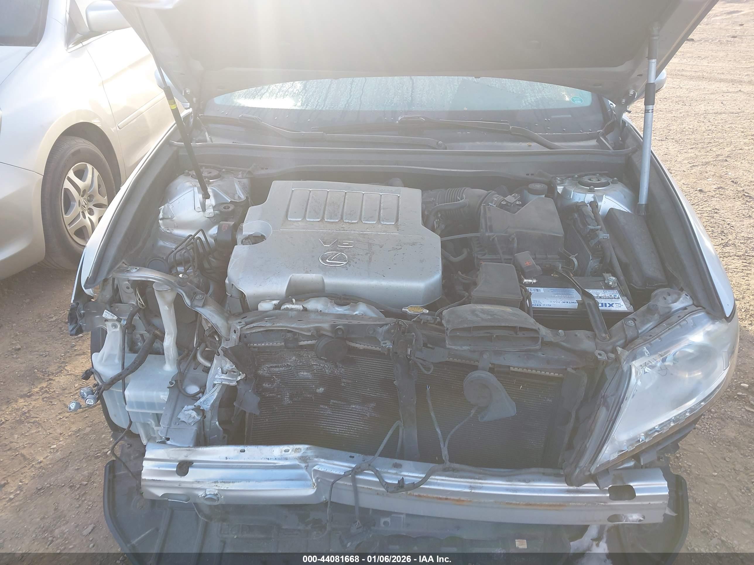 LEXUS ES image 10