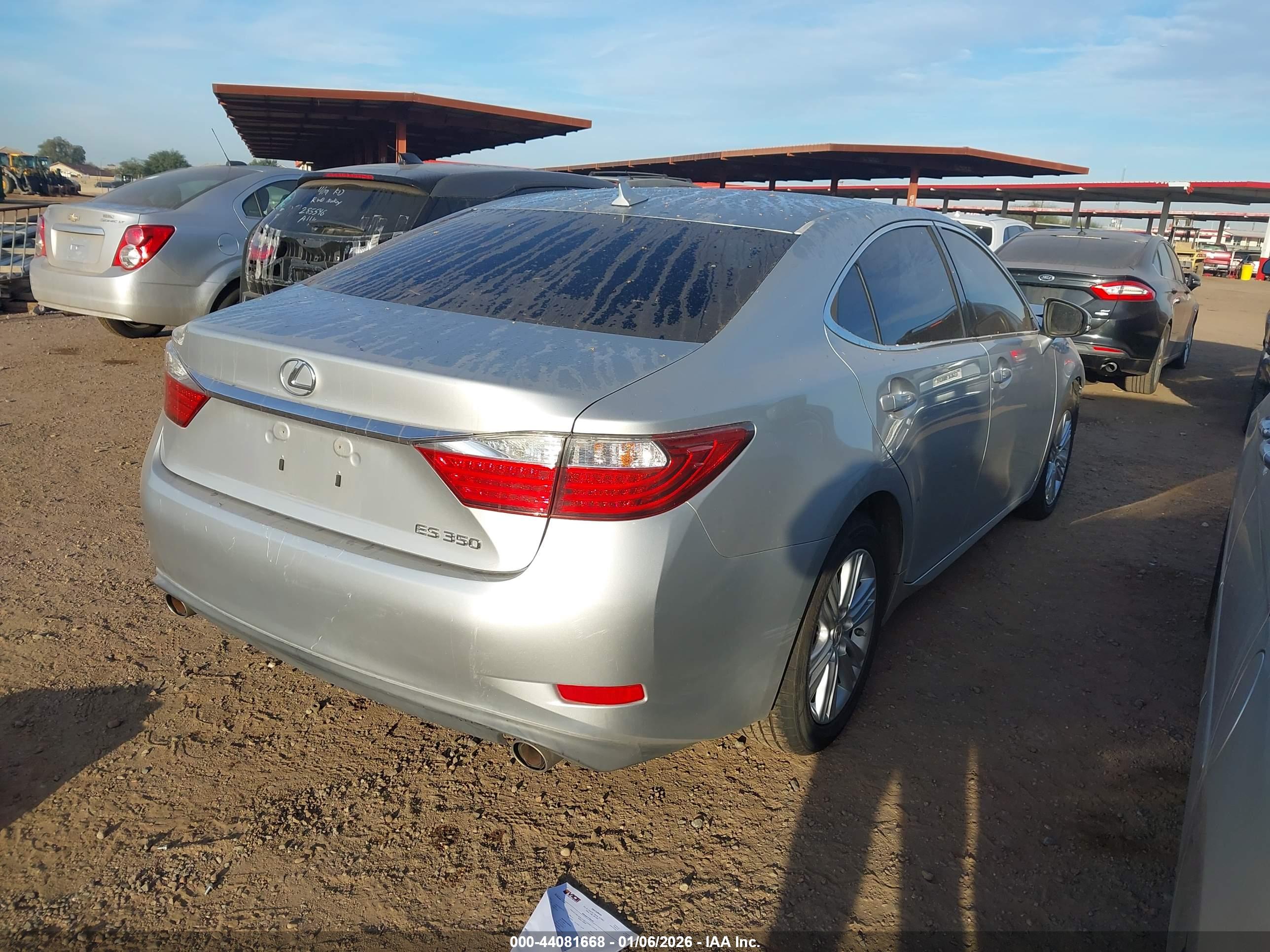 LEXUS ES image 4
