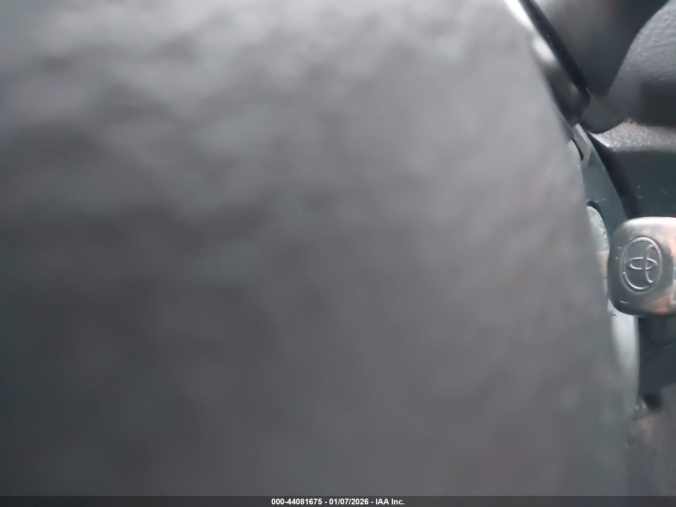TOYOTA YARIS image 11