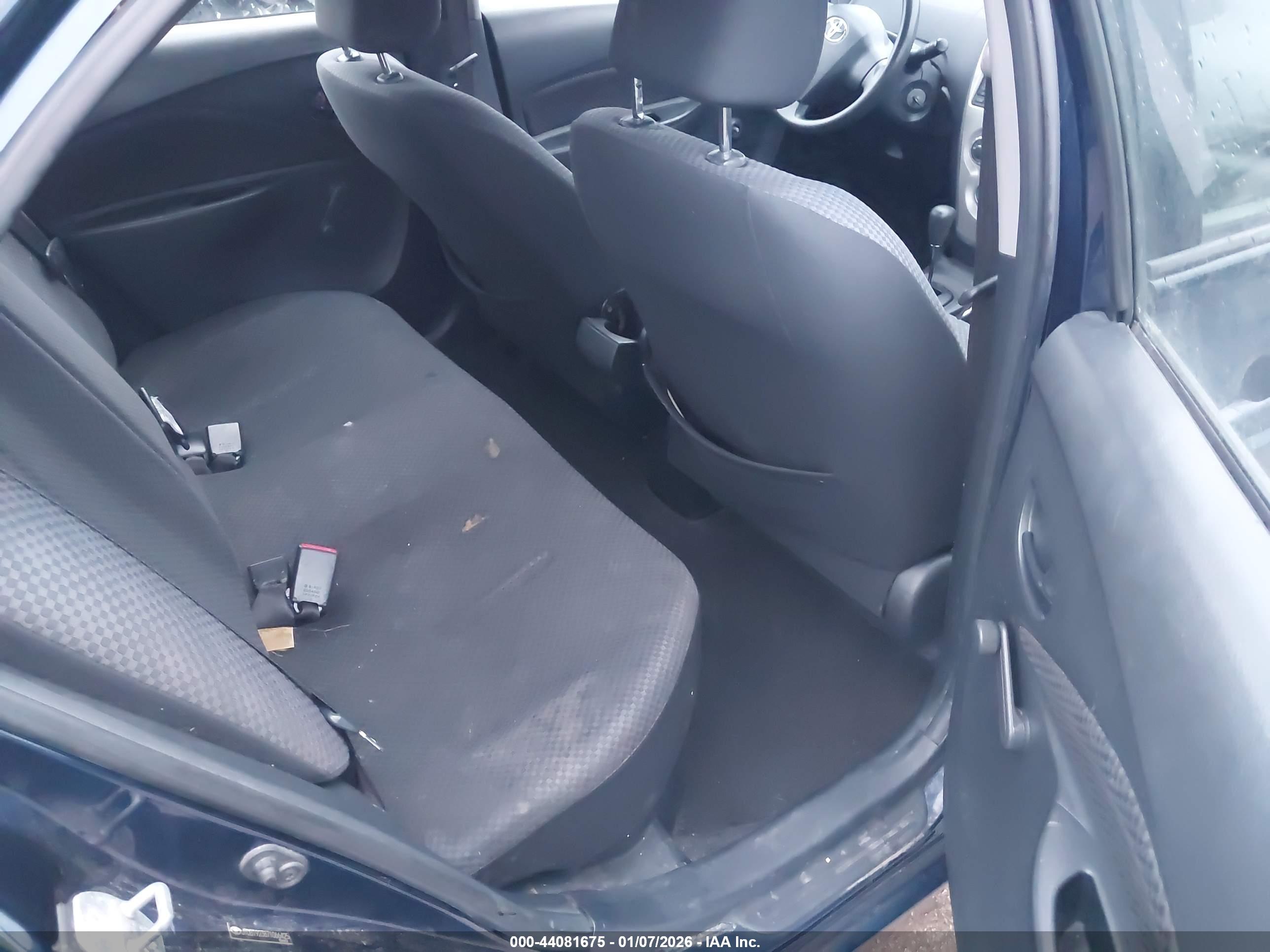 TOYOTA YARIS image 8