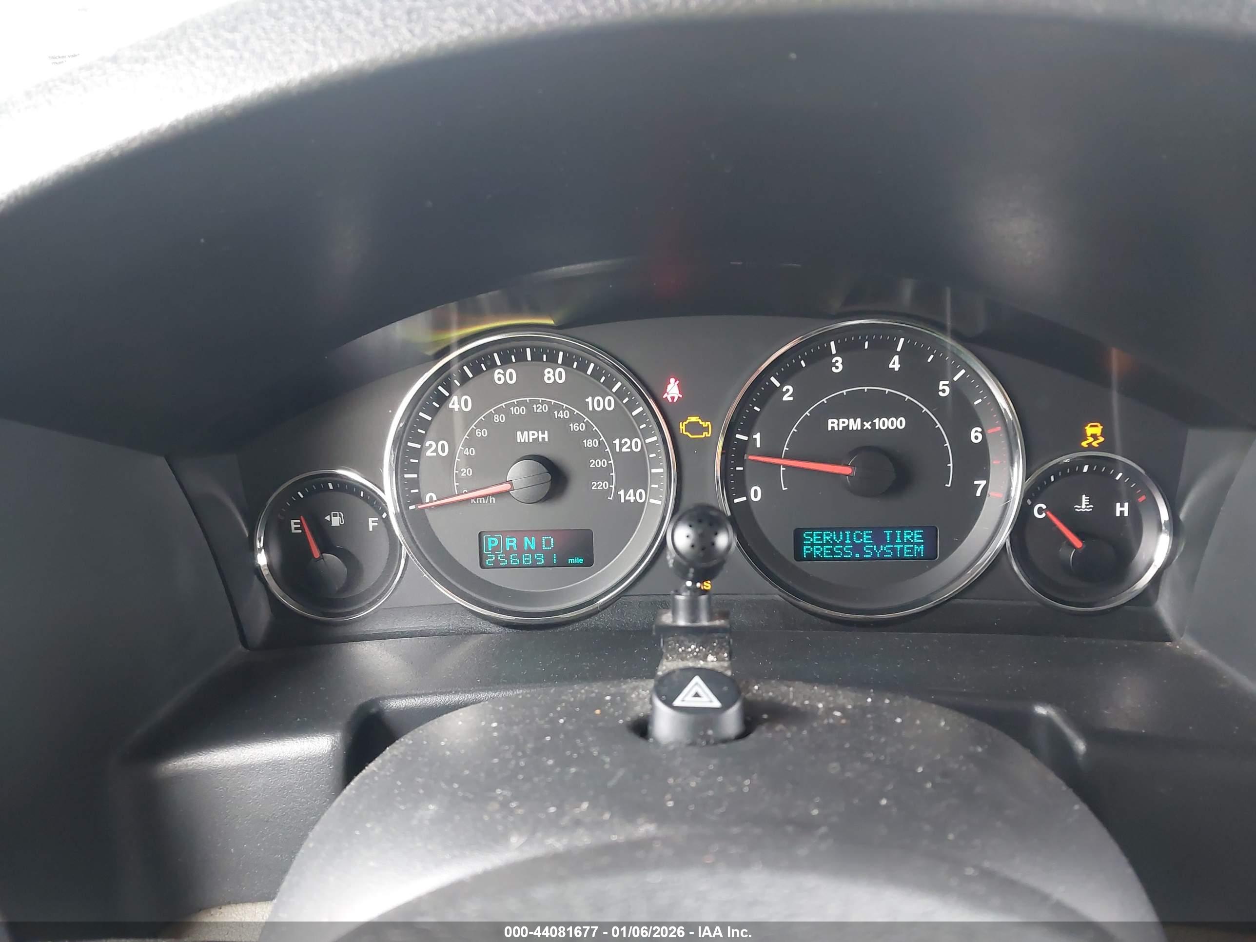 JEEP COMMANDER image 7