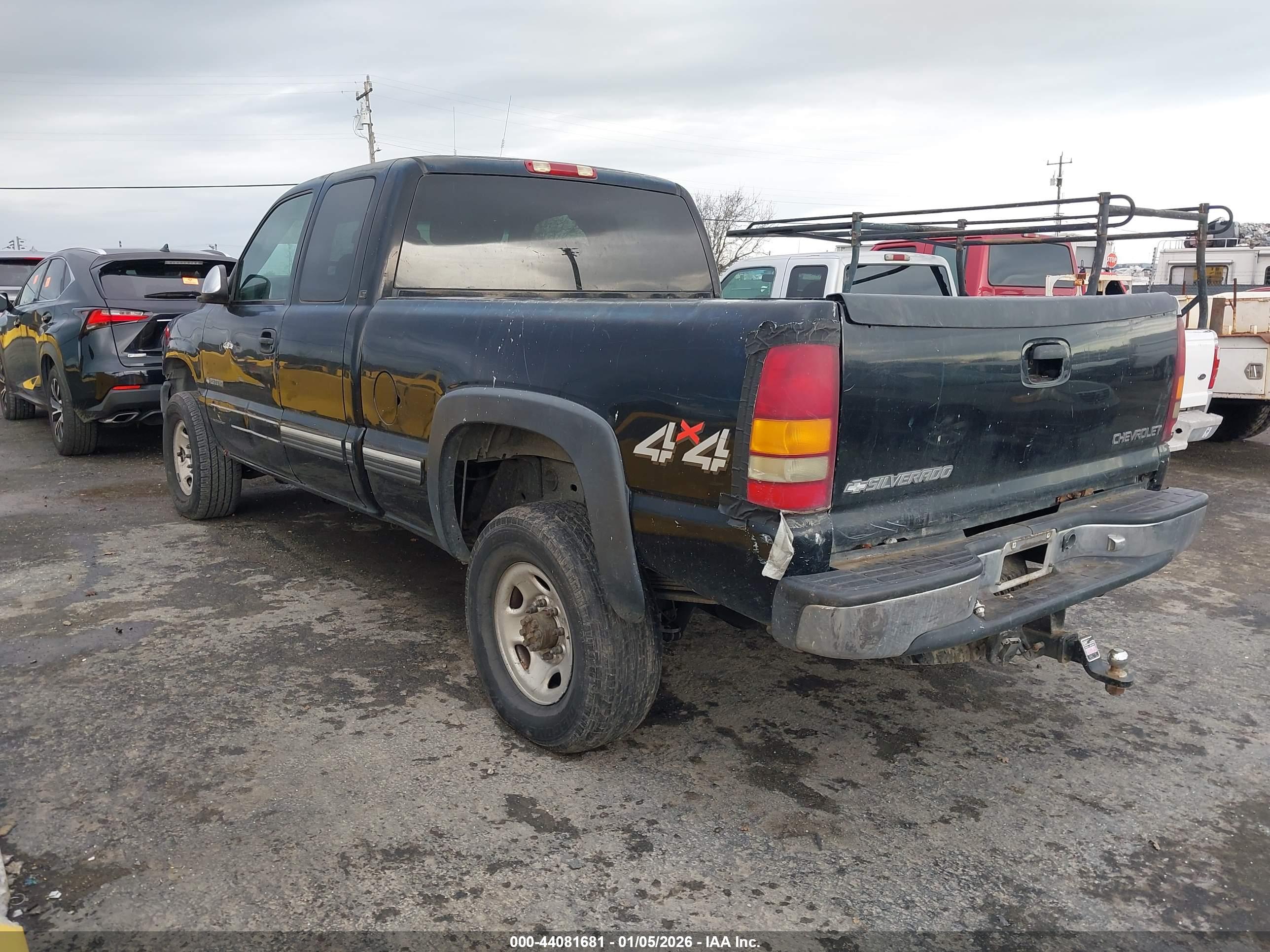 CHEVROLET SILVERADO image 3