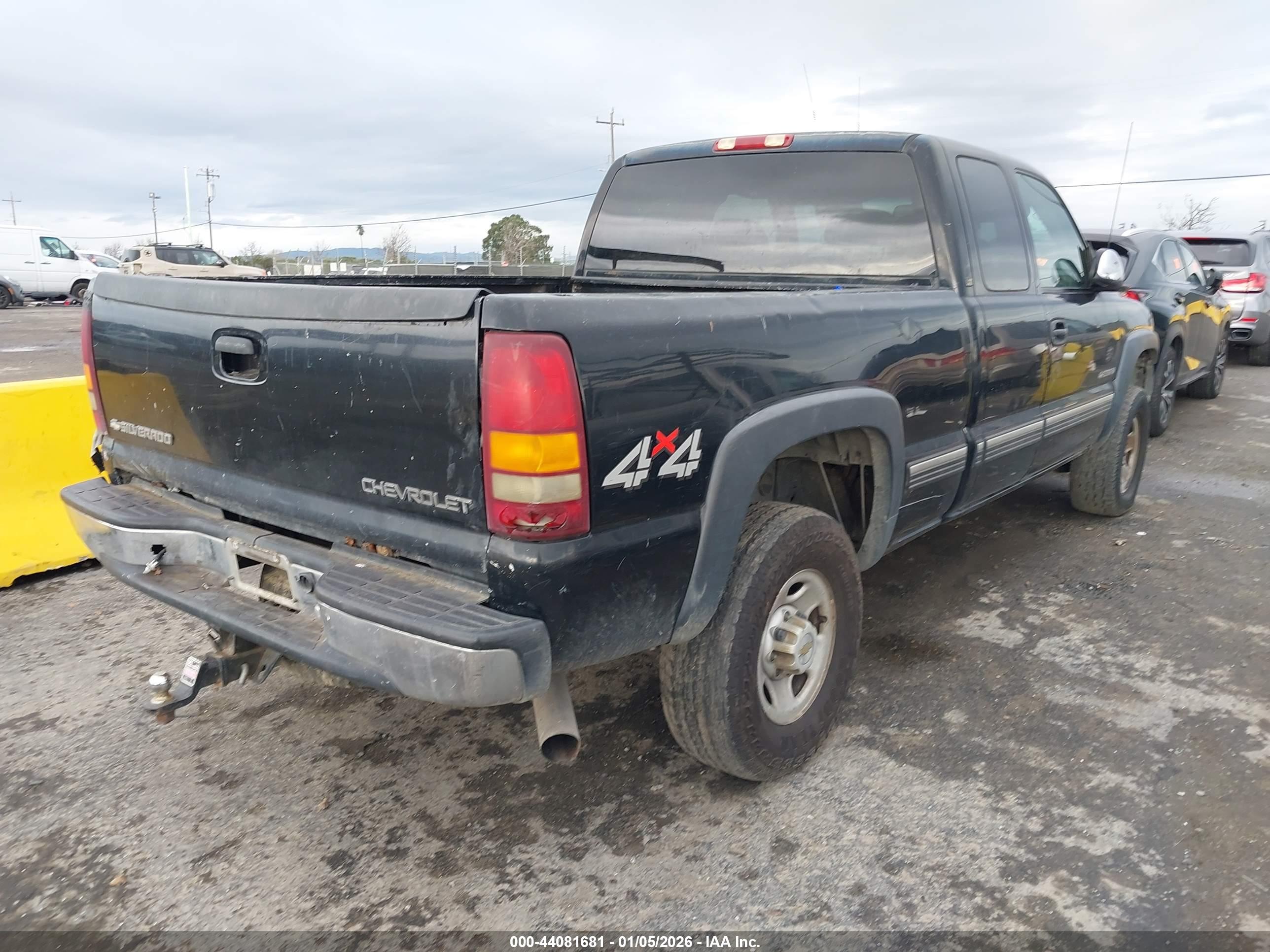 CHEVROLET SILVERADO image 4