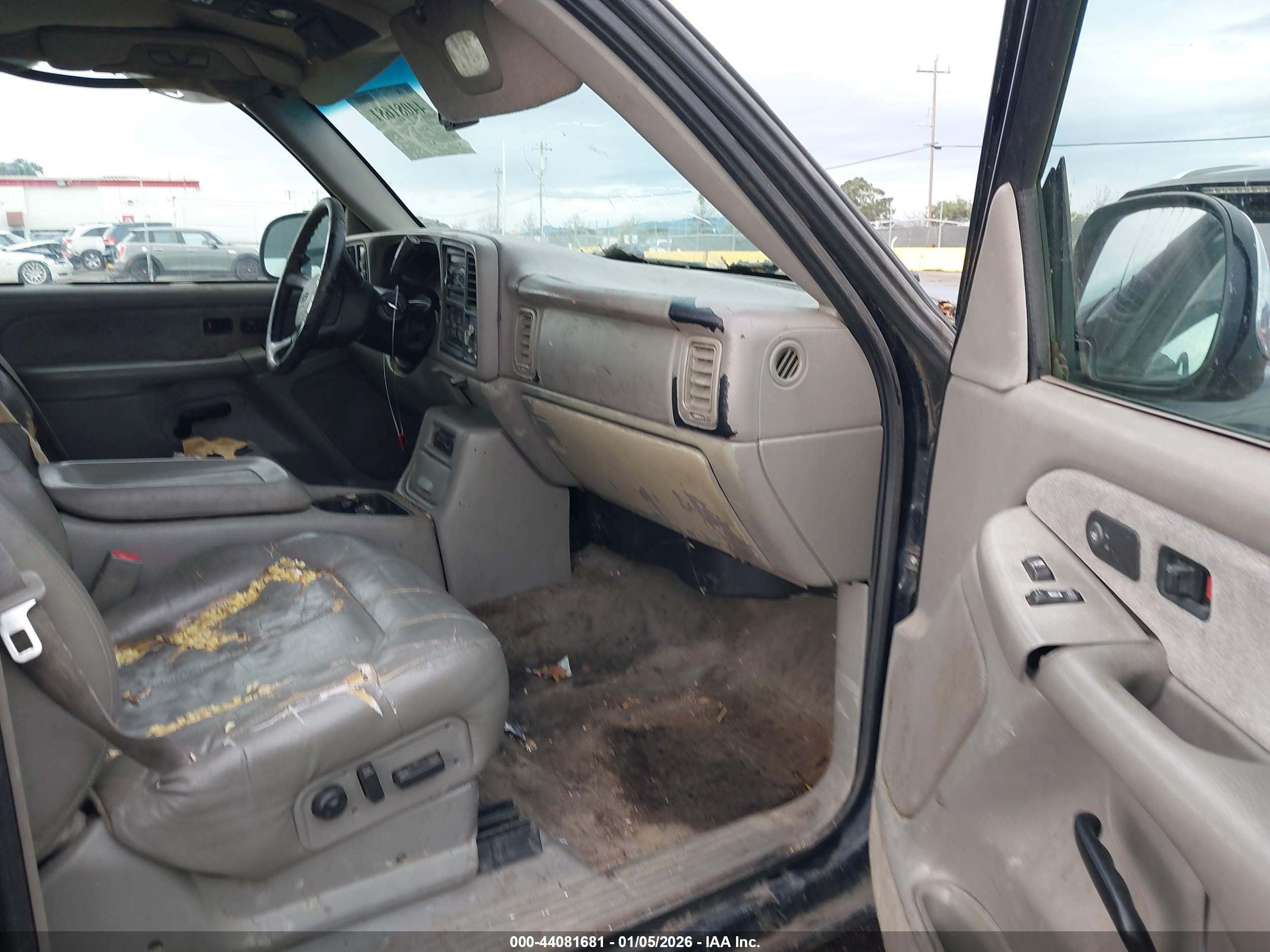 CHEVROLET SILVERADO image 5