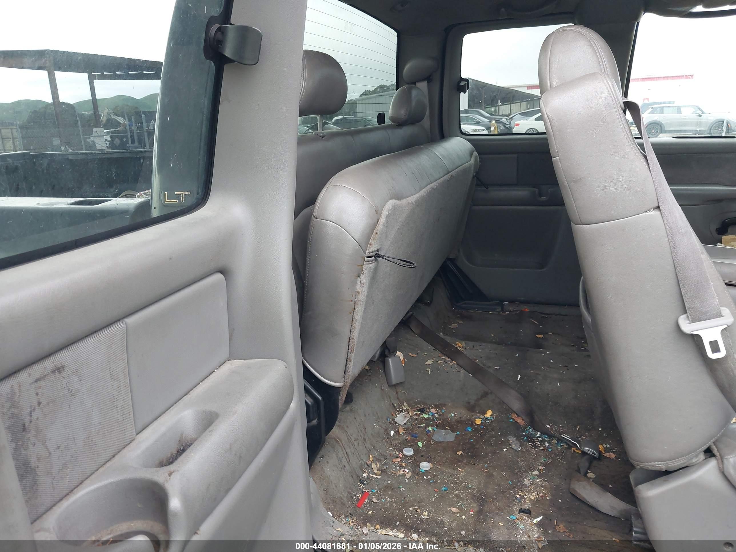 CHEVROLET SILVERADO image 8