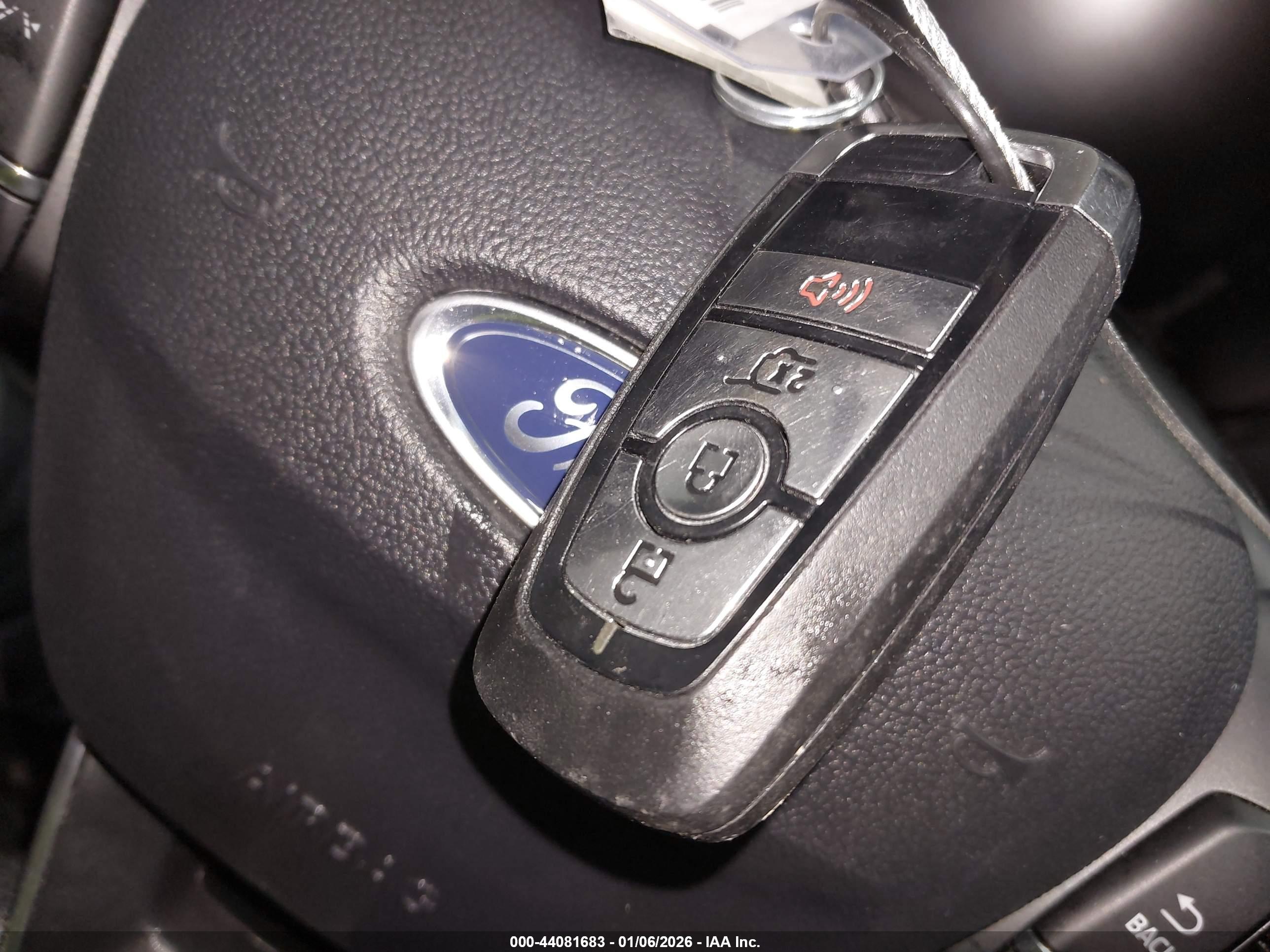 FORD ESCAPE image 11