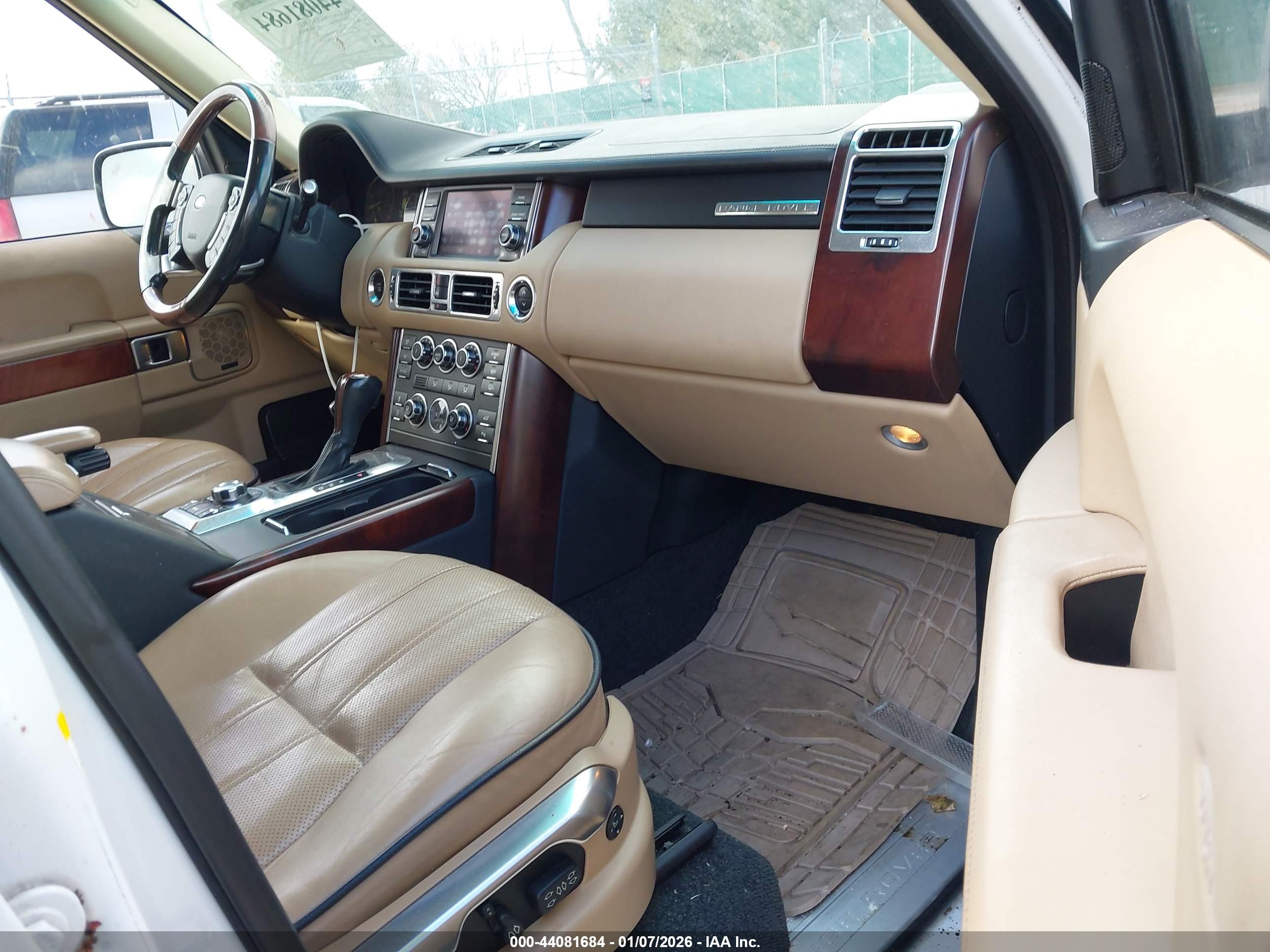 LAND ROVER image 5