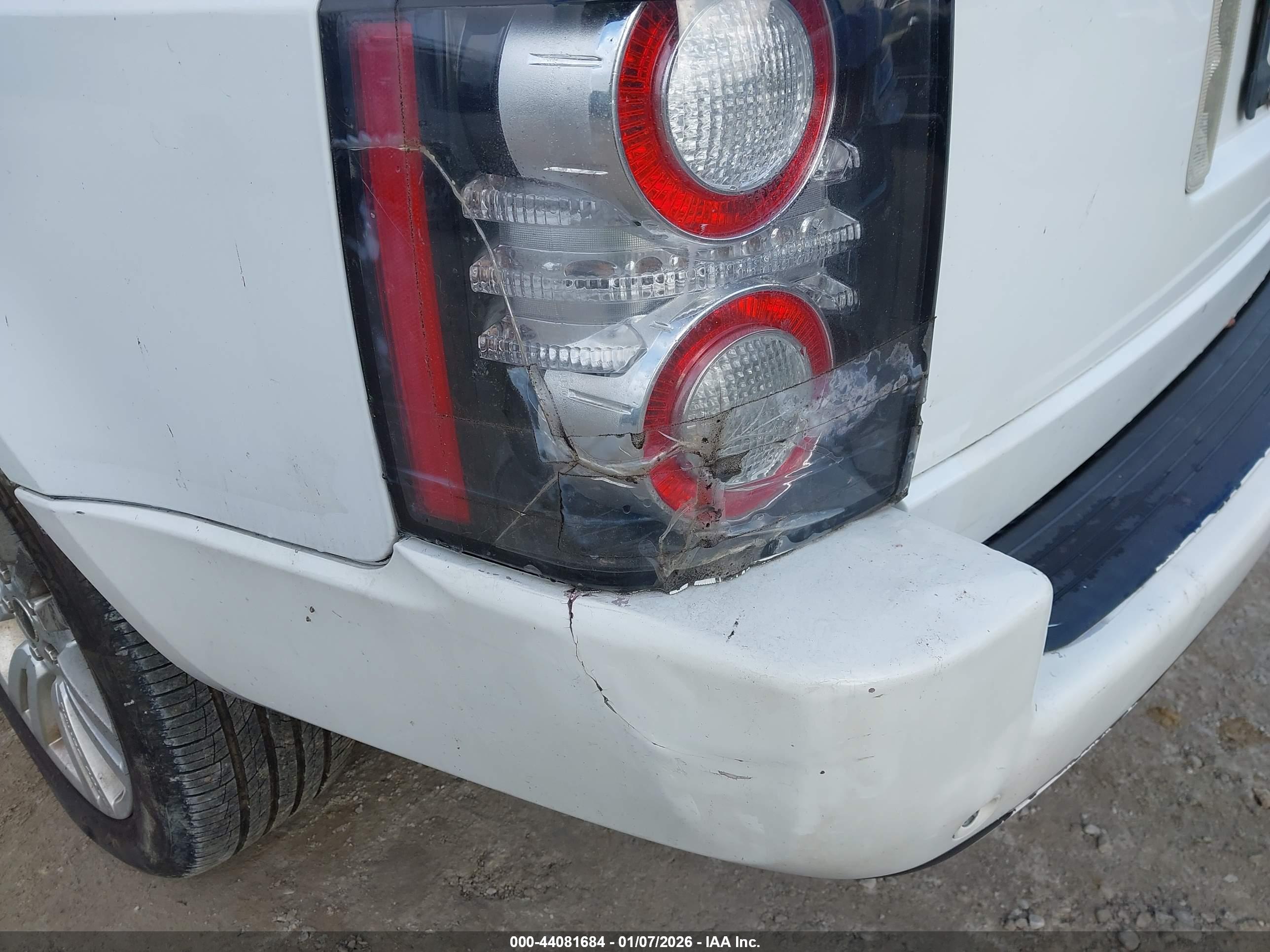 LAND ROVER image 6